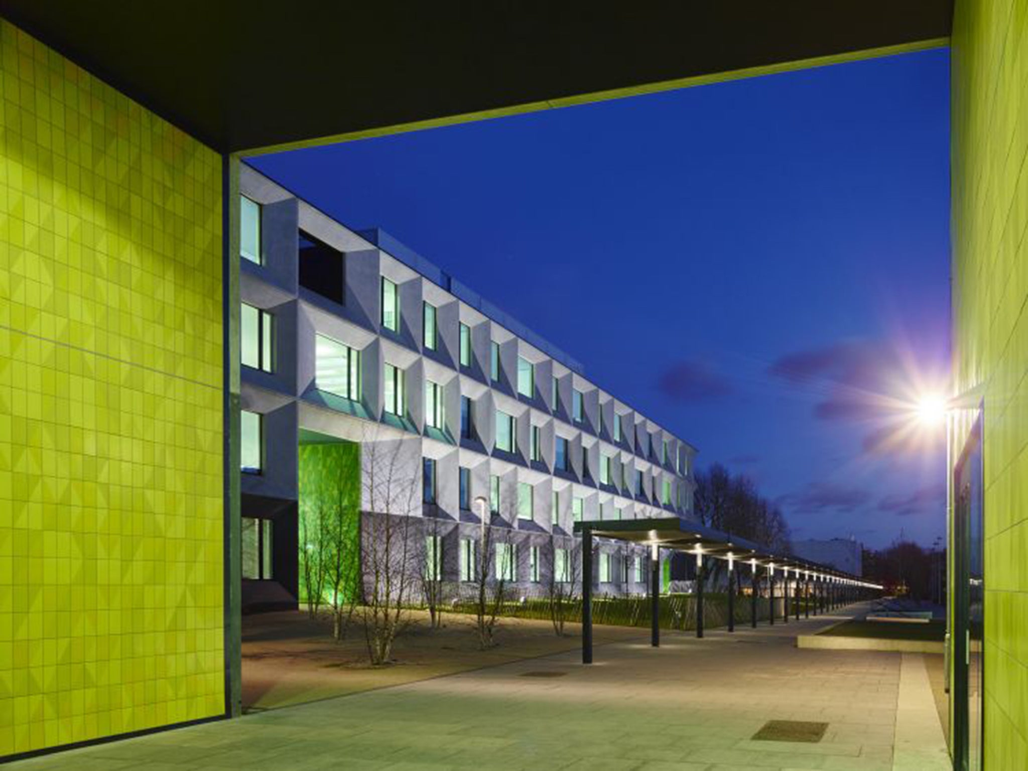 Burntwood School in Wandsworth, south-west London, has won the Riba Stirling Prize 2015 for the best new building in Britain. Architect Allford Hall Monaghan Morris picked up the prize for its reimagining of a 1950s Modernist school