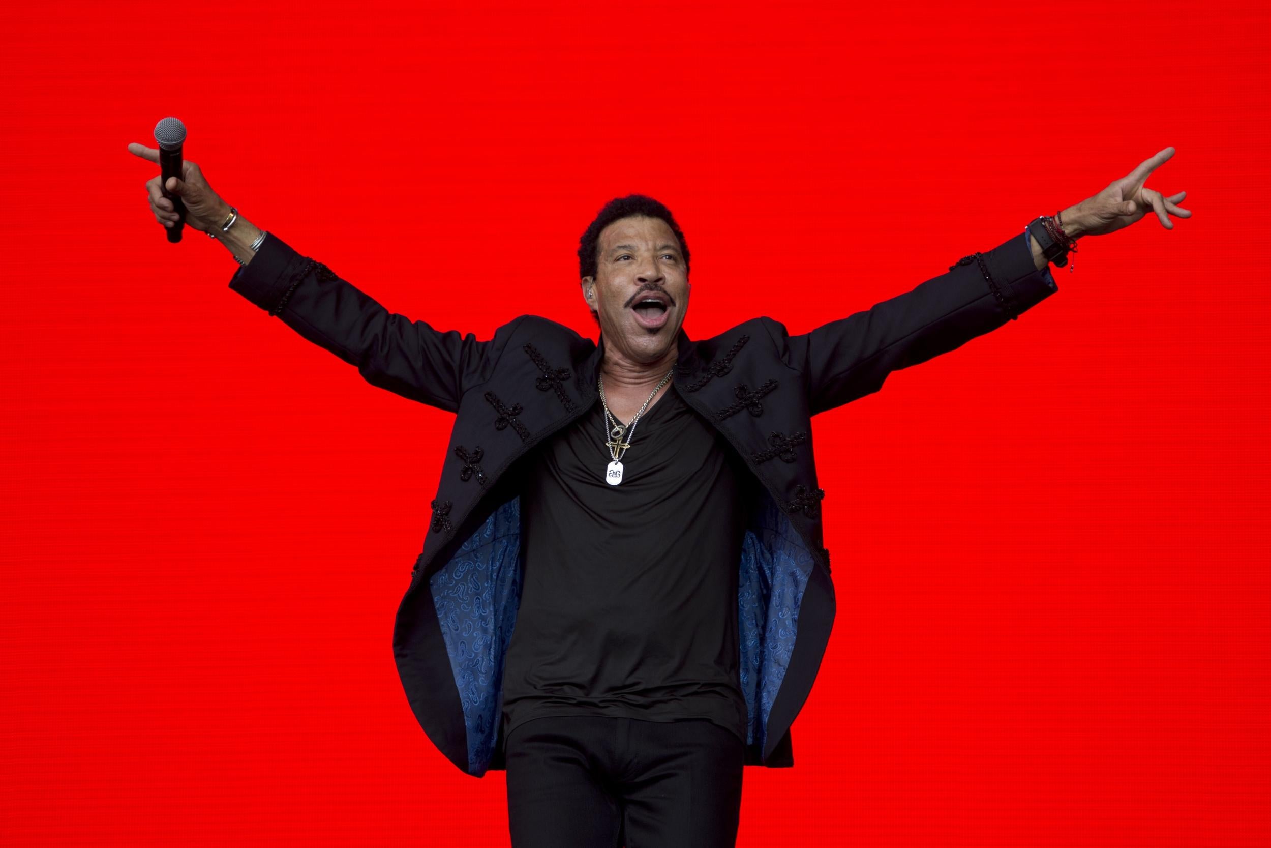 Putty in his hands: Lionel Richie plays Glastonbury