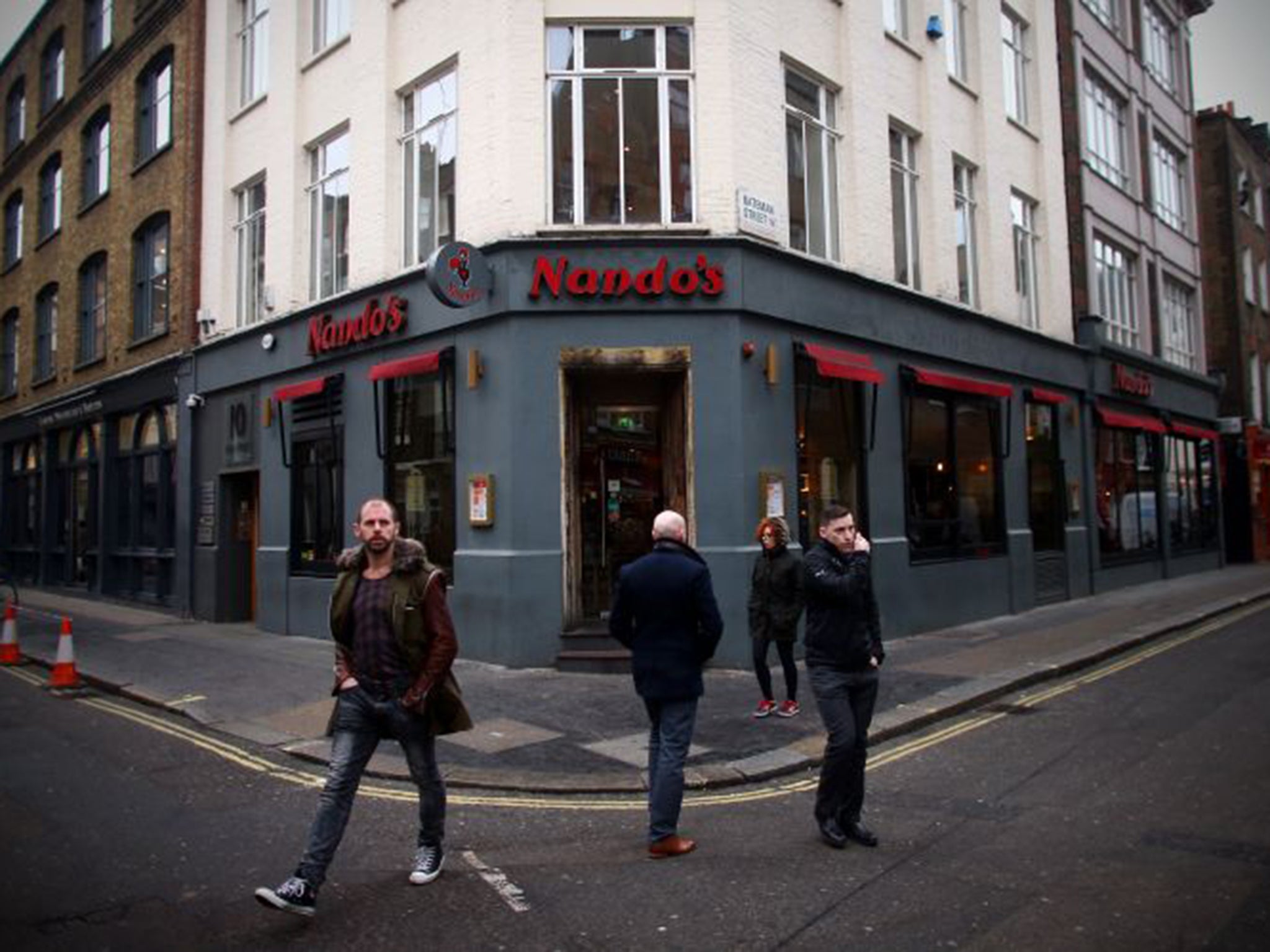 Nando’s offers unlimited refills of soft drinks