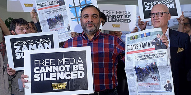 Bulent Kenes in the Today's Zaman offices on the day of his arrest