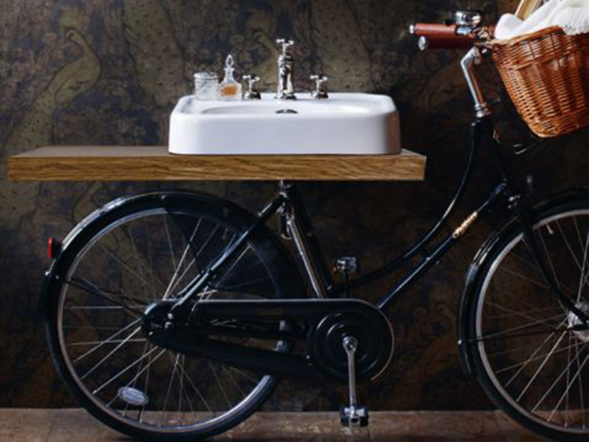 This made in England Pashley bicycle has a bathroom sink in the place of a saddle