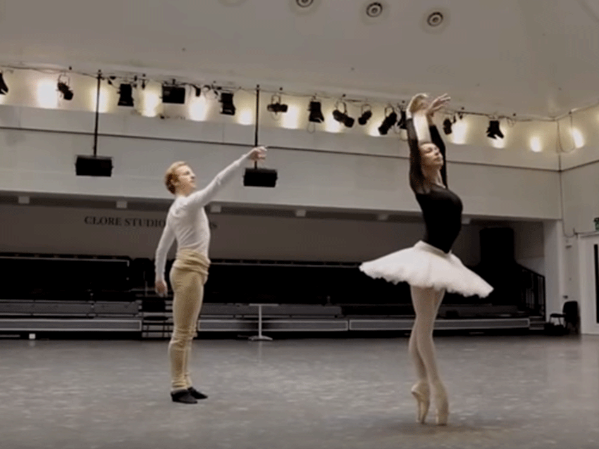 Steven McRae and Iana Salenko rehearsing