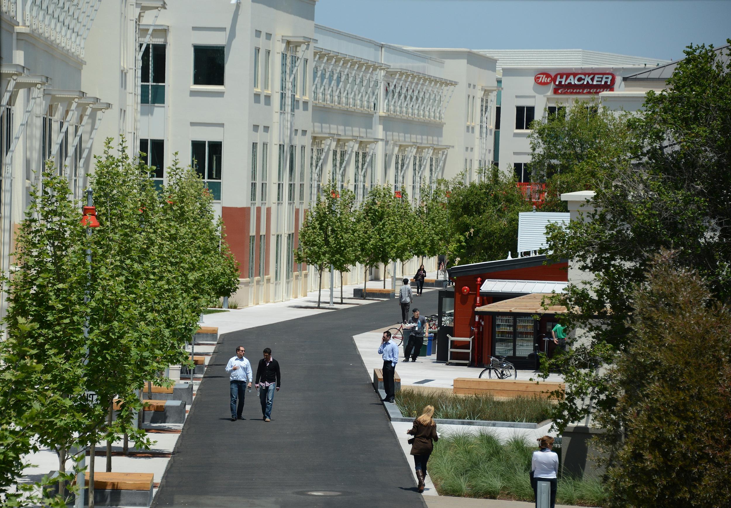 Cox made the announcement at Facebook's sprawling campus in Menlo Park, California