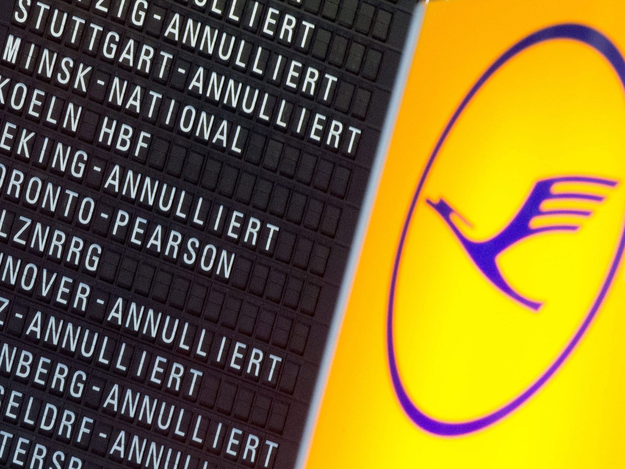 A display board showing several cancelled flights at the airport in Frankfurt am Main, Germany, 06 November 2015.