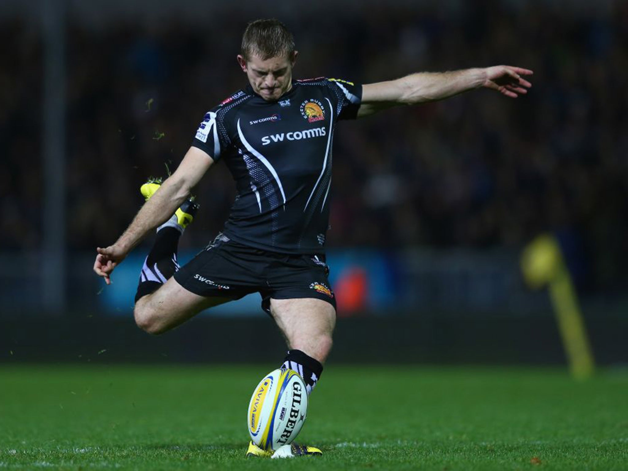 Gareth Steenson of Exeter Chiefs converts a penalty during the Aviva Premiership match between Exeter Chiefs and Leicester Tigers