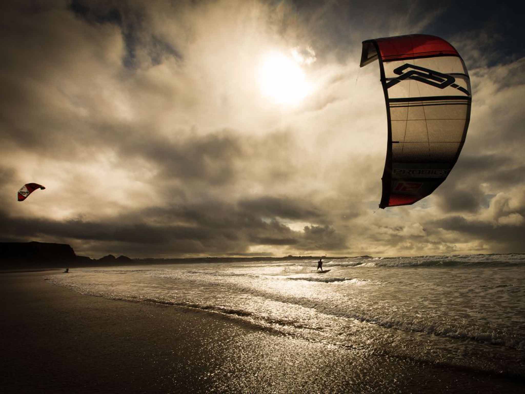 Kitesurfing at The Headland