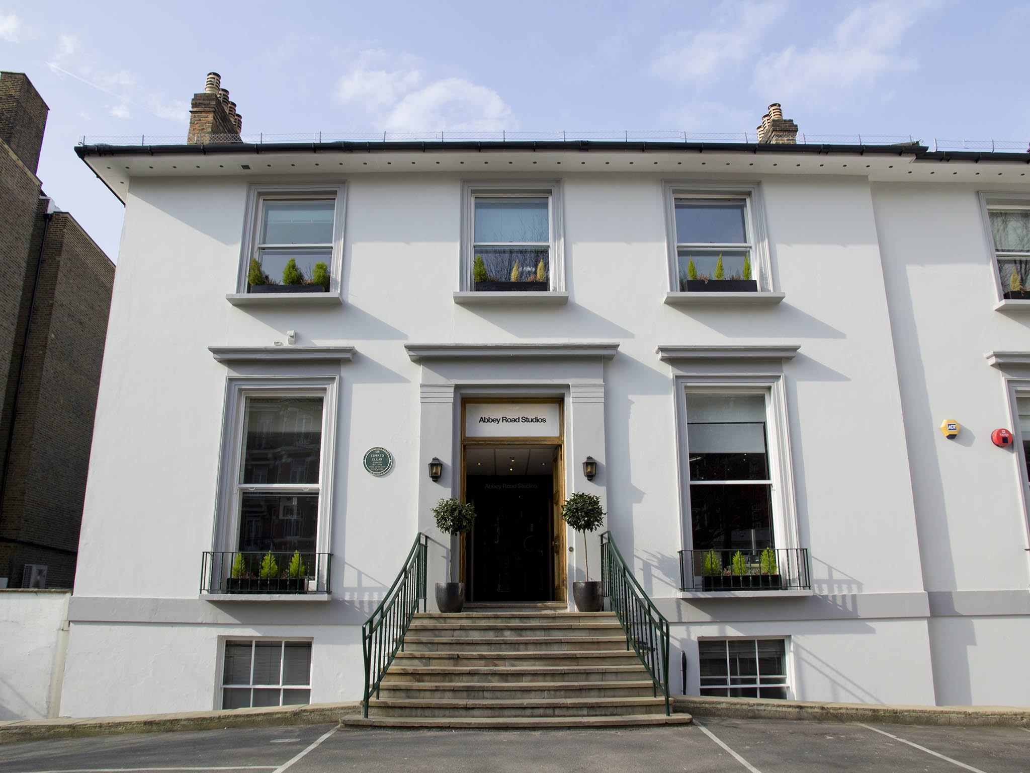 The front of the famous Abbey Road Stuidos