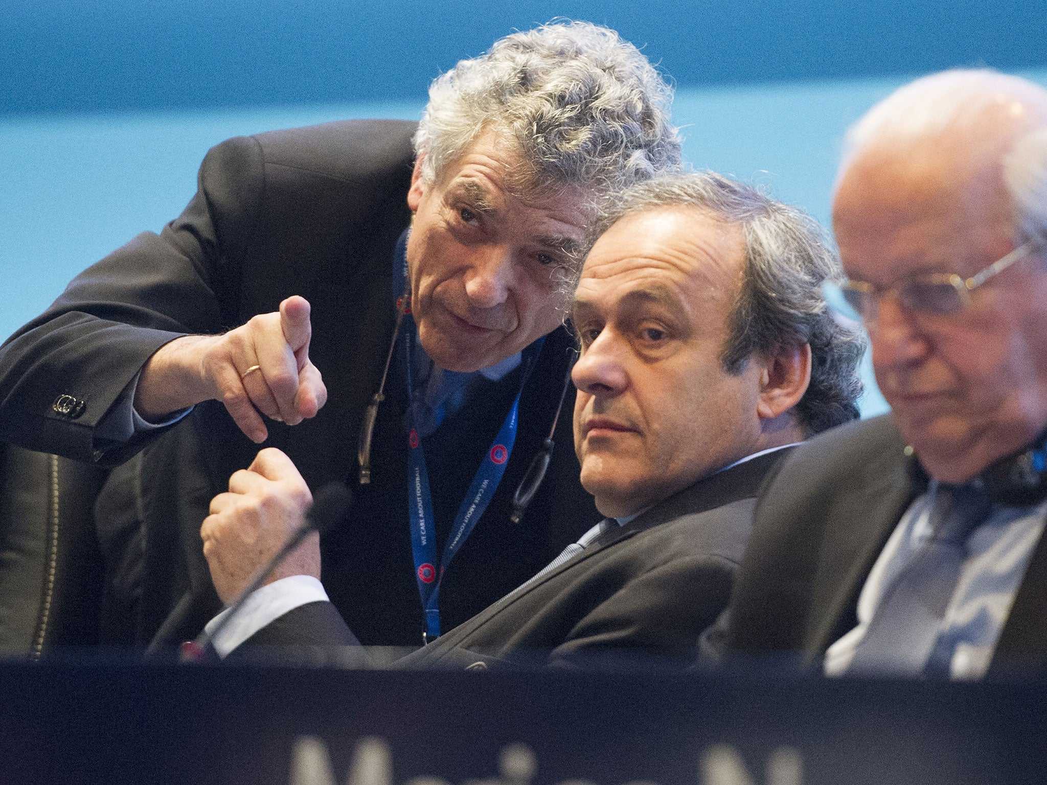 Angel Villar Llona speaks with Uefa president Michel Platini