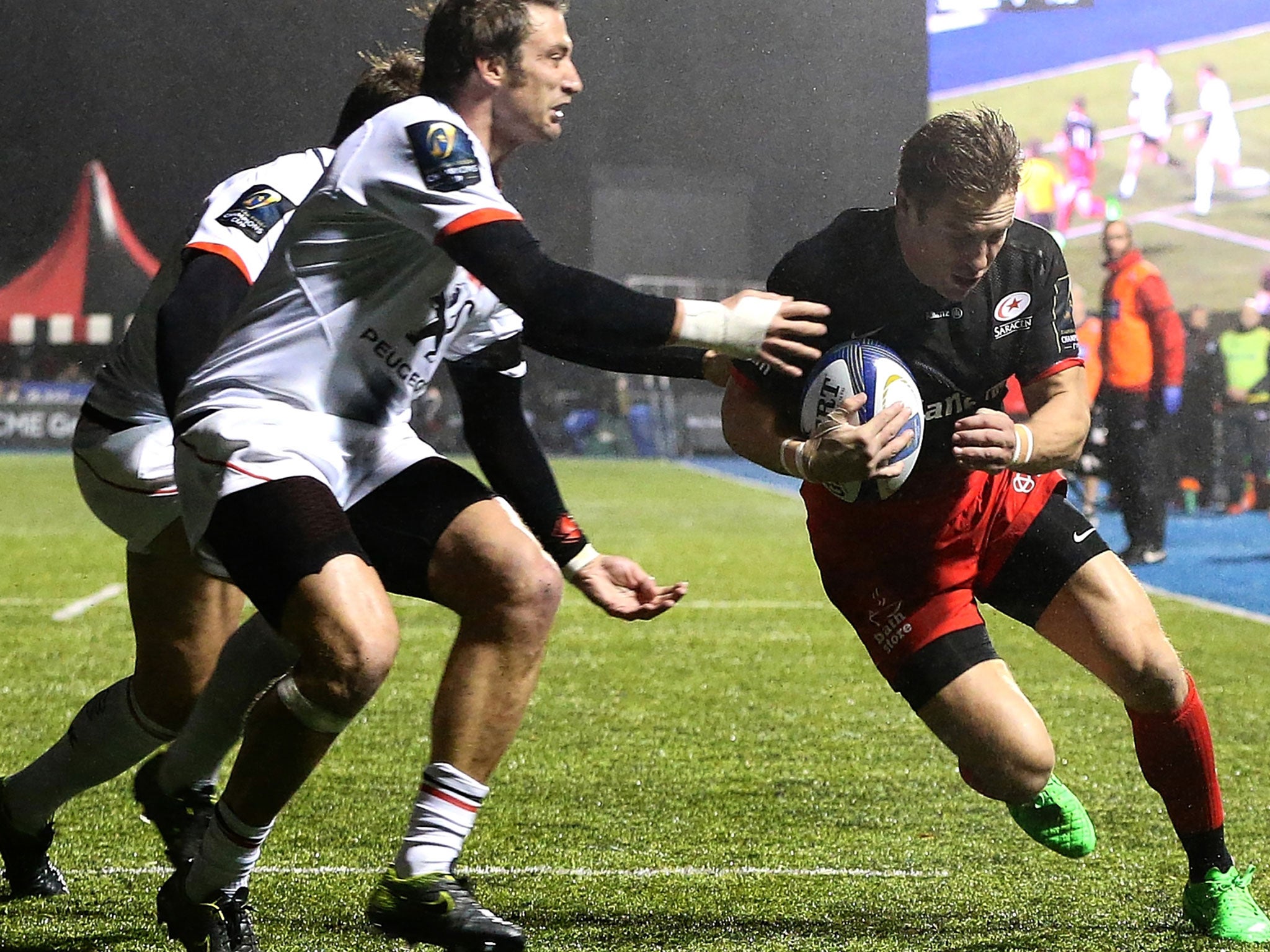 American Chris Wyles dives over in the corner for the first of his two tries