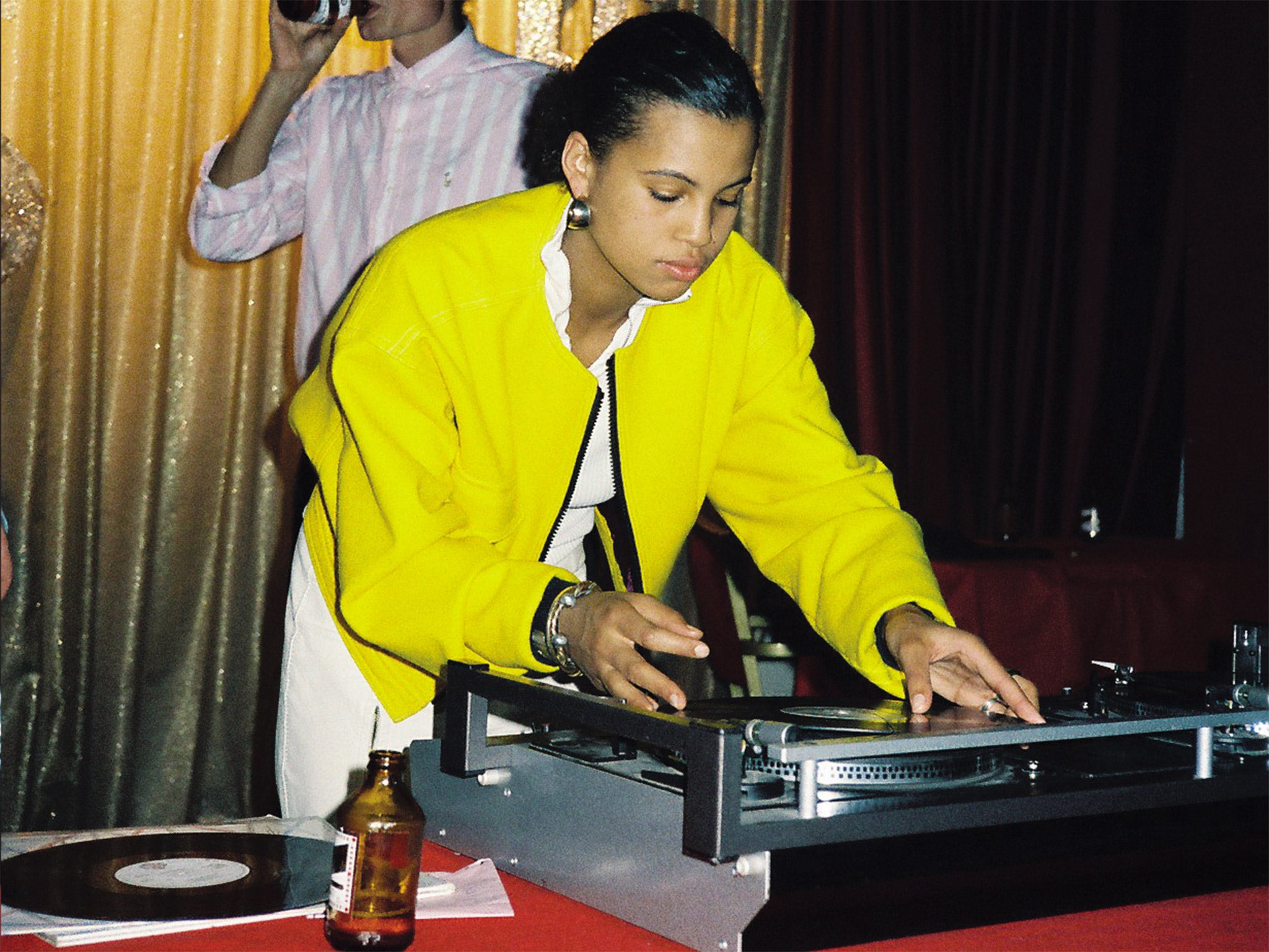 Neneh Cherry on the decks at The Warwick Castle