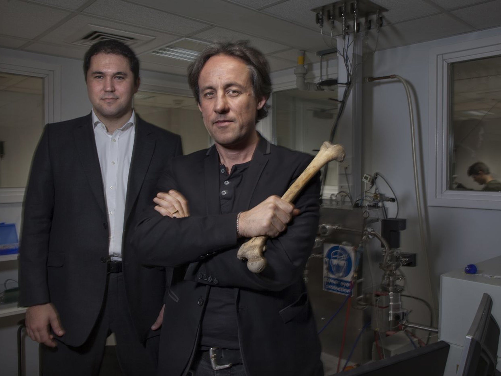 Prof Tom Higham [r]and Dr George Kazan in the Oxford Radiocarbon accelerator unit