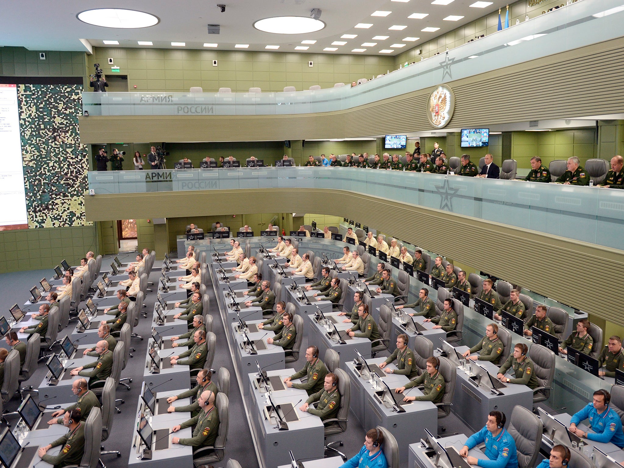 Putin gave a briefing in Russian Ministry of Defense's brand new control center this week