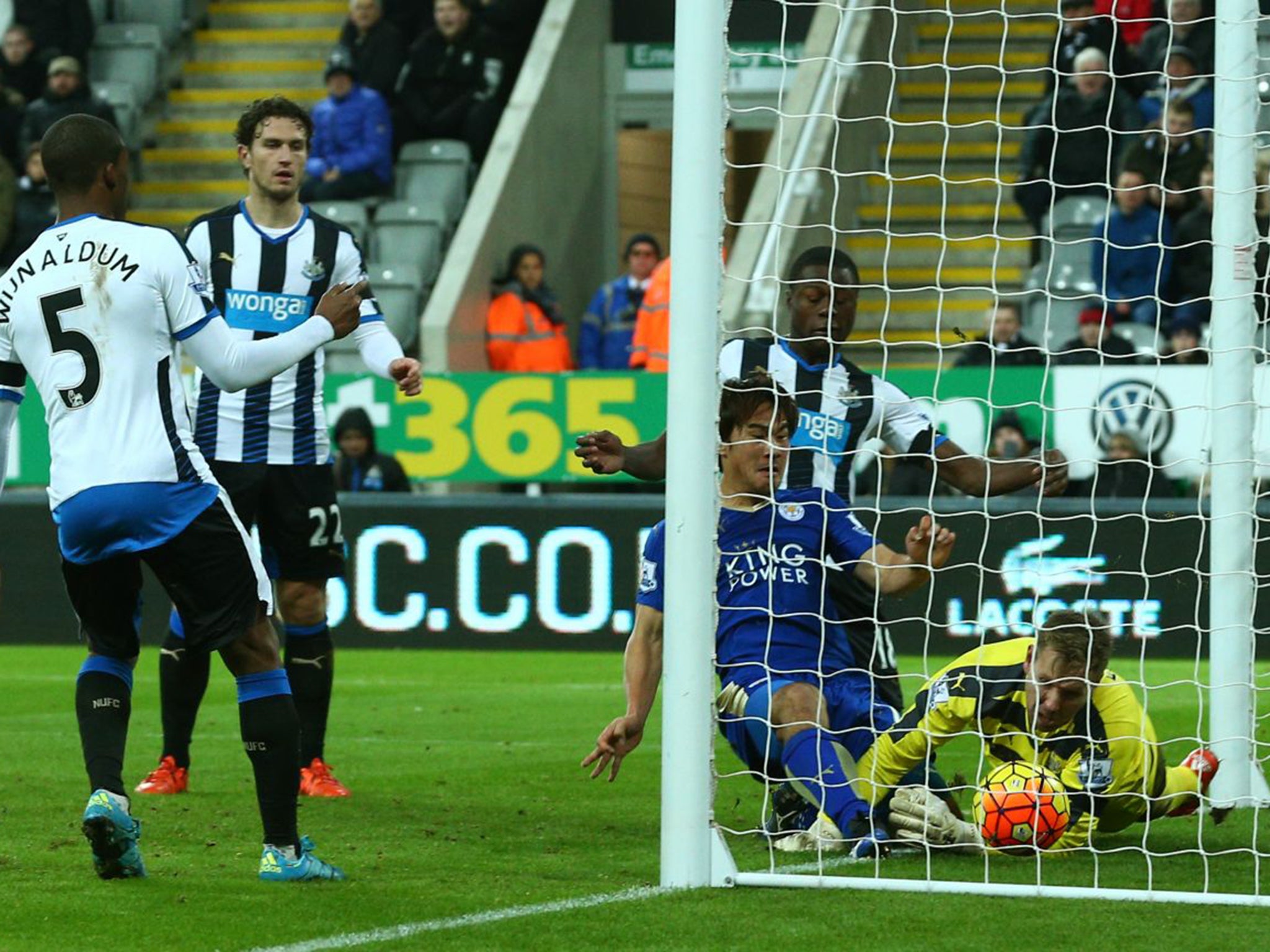 Shinji Okazaki scores the third late on