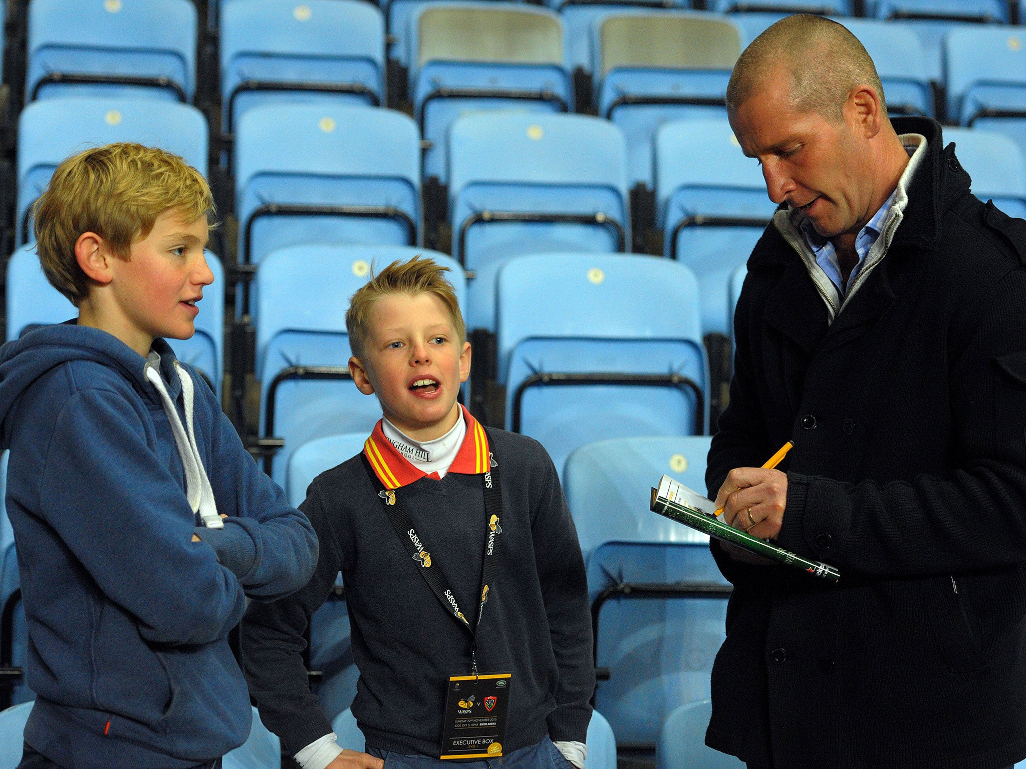 Stuart Lancaster signs autographs