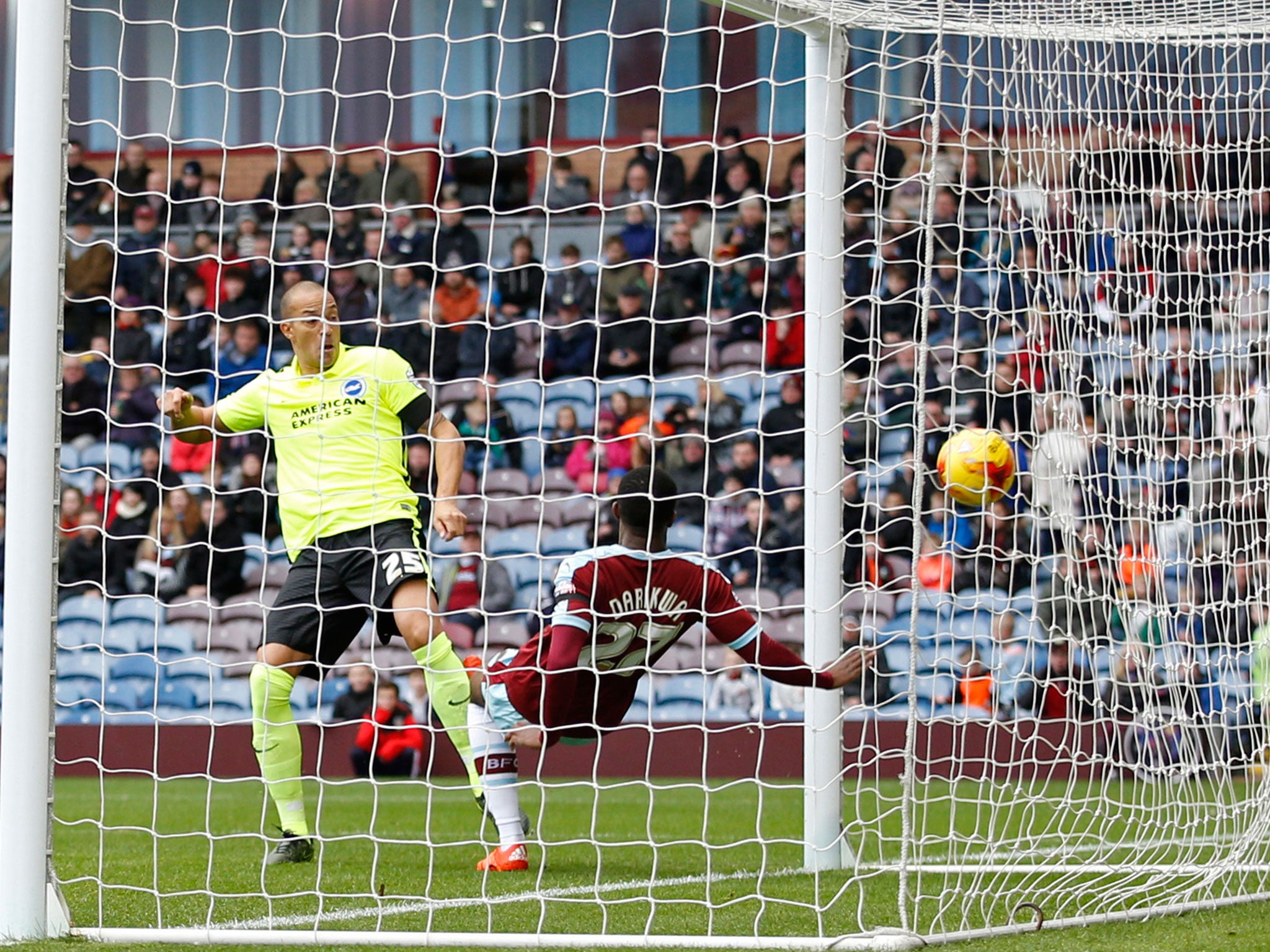 Bobby Zamora scores for Brighton in the first minute of play