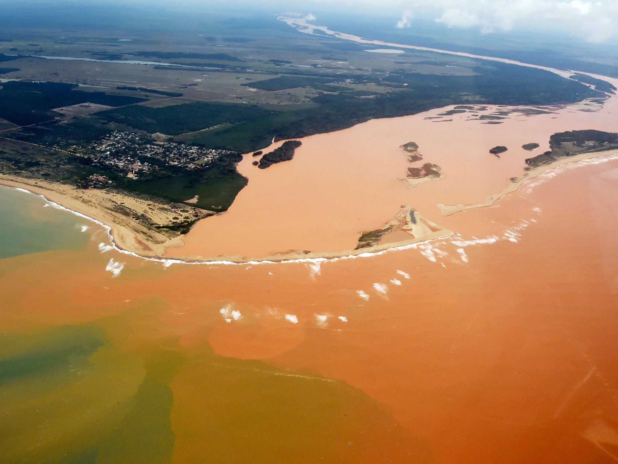 Brazil's government says it is the nation's worst-ever environmental disaster (AFP)