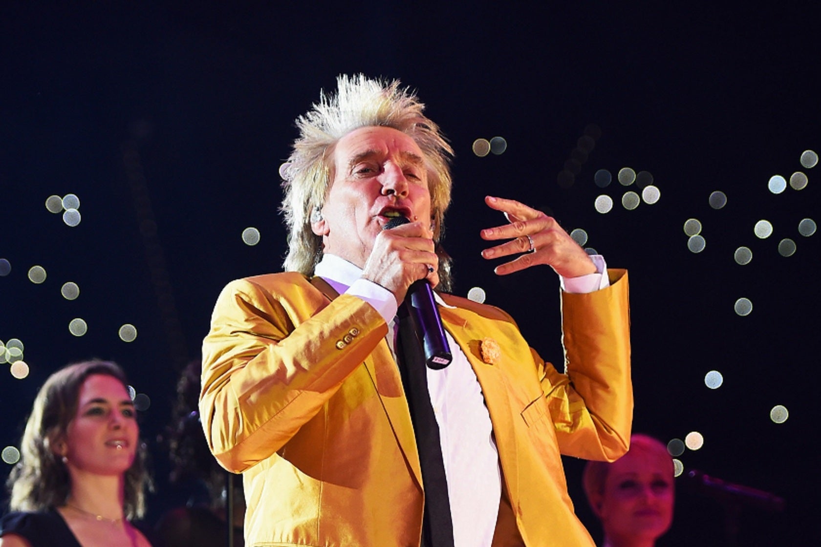 Rod Stewart performs before Tyson Fury vs Wladimir Klitschko