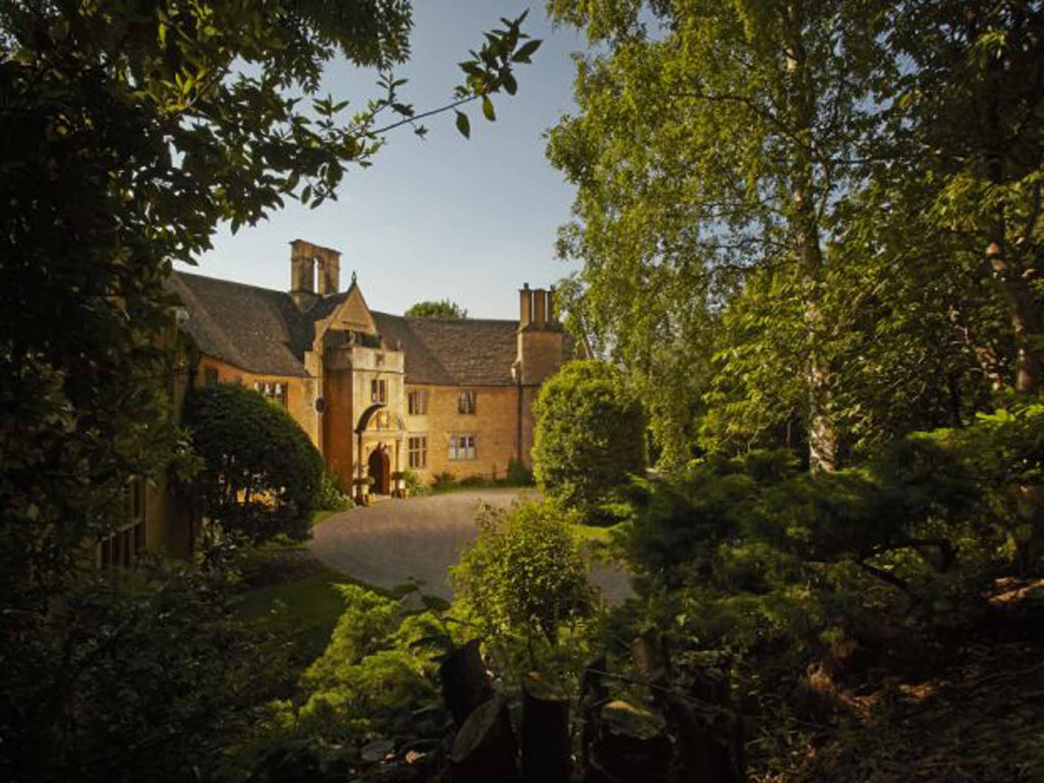 Hide and seek: secluded Foxhill Manor