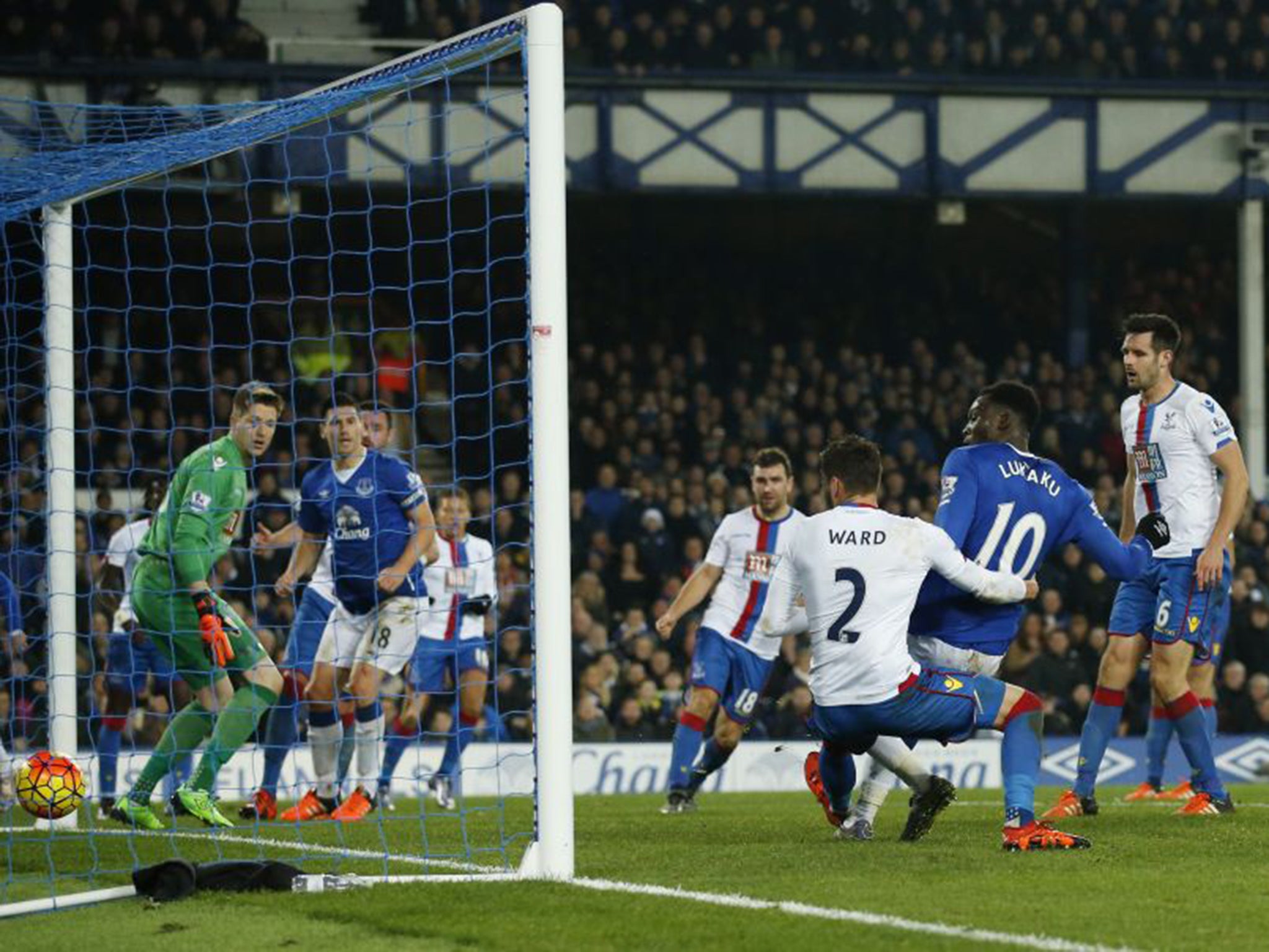 Romelu Lukaku scores the equaliser against Crystal Palace and his 50th goal for Everton