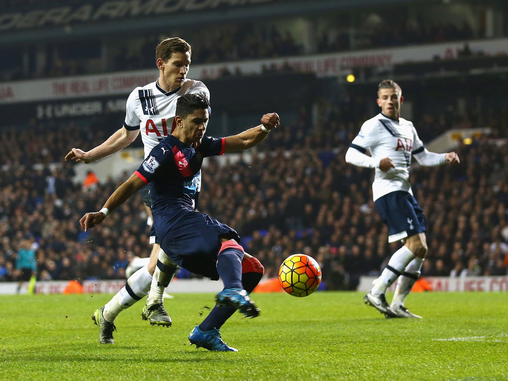 Ayoze Perez scores a late winner for Newcastle against Tottenham