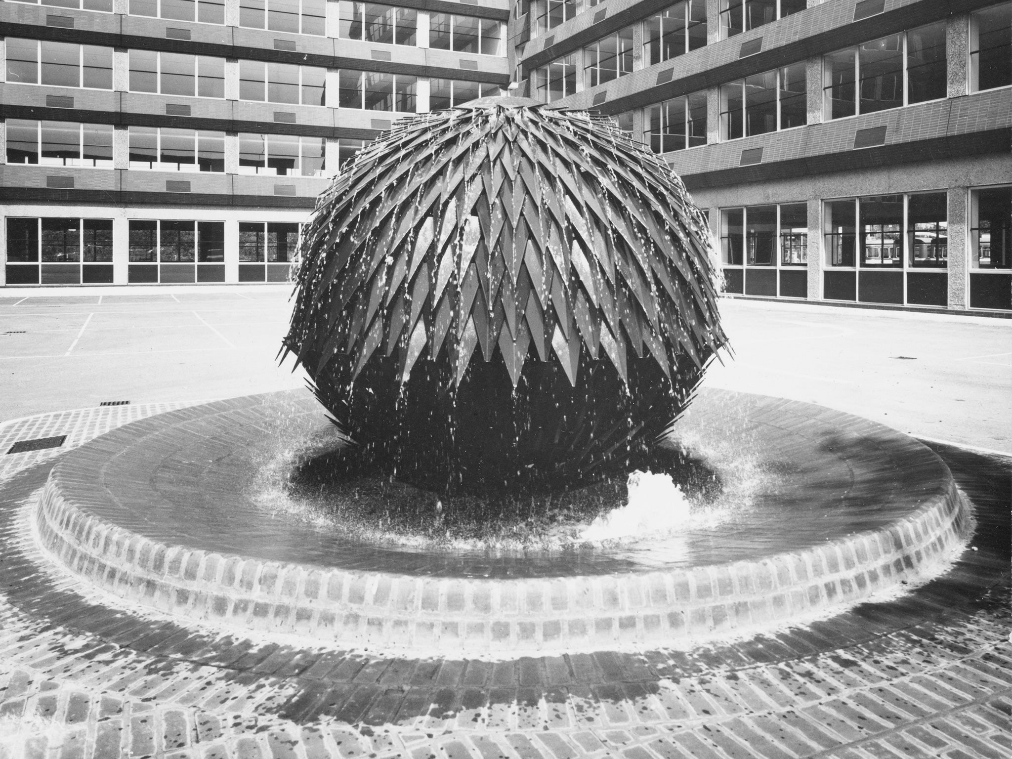 The Pineapple – William Mitchell, 1977: Commissioned by car maker Ford, the fountain was made from steel which had been hand cut and allowed to rust. It was installed outside a Ford building in Basildon but was last seen in 2011 when it was placed in storage. It was reported missing in 2012 and would cost £500,000 to recreate today