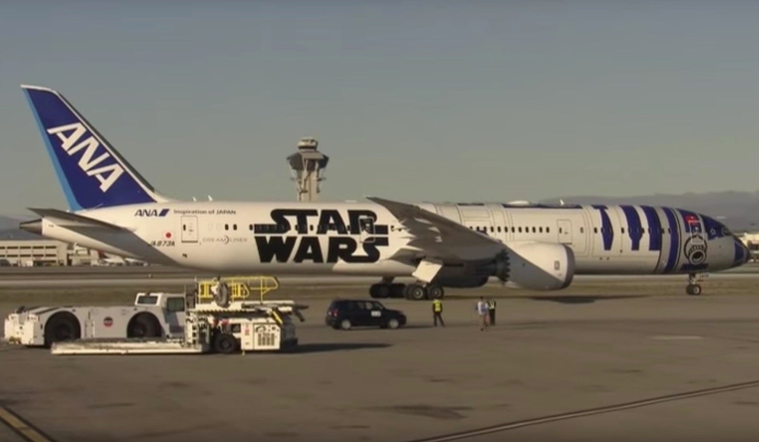 Star Wars cast and crew prepare to board a special Force plane to take them to London