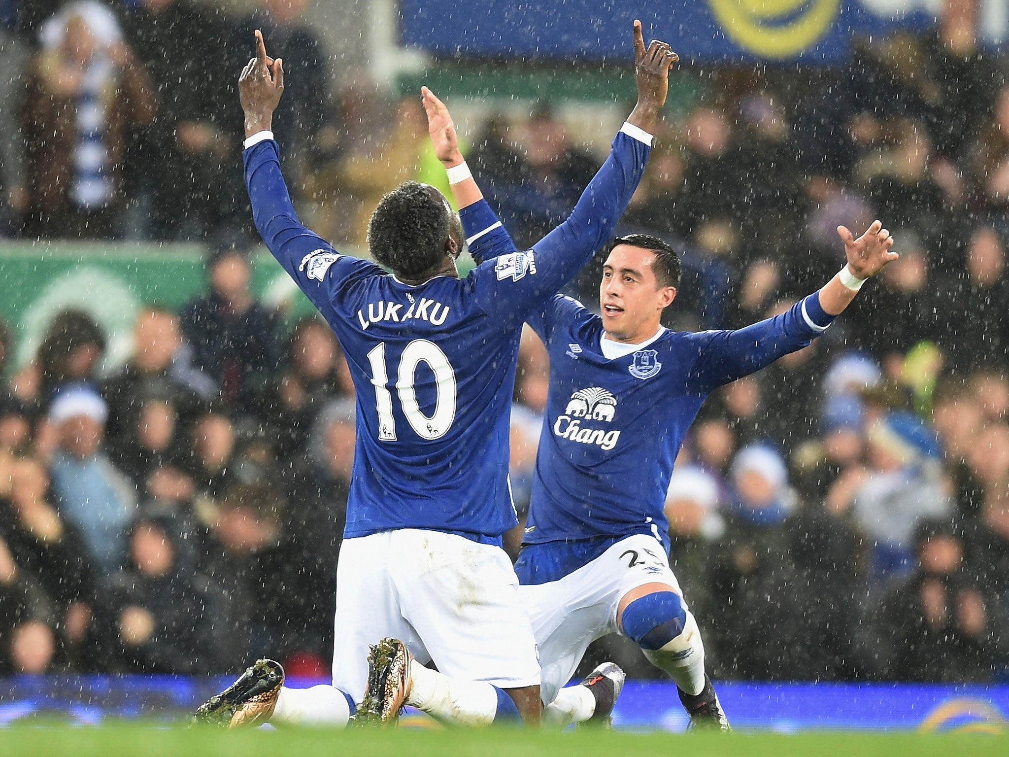 Romelu Lukaku equalises for Everton against Leicester