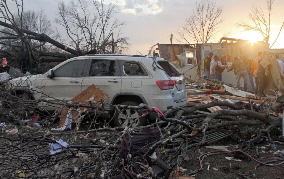 Storm batters house in Mississippi