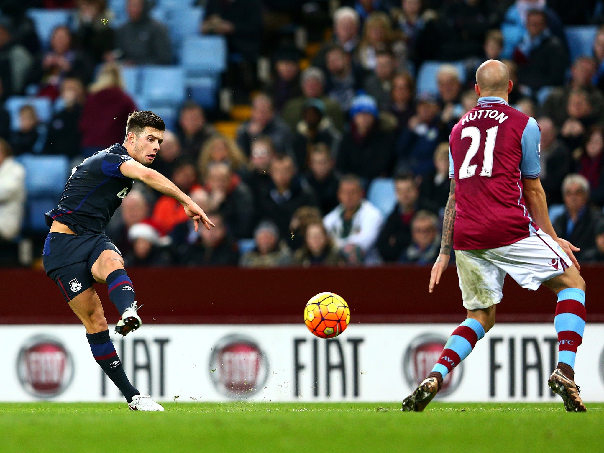 Aaron Creswell opened the scoring with a brilliant strike