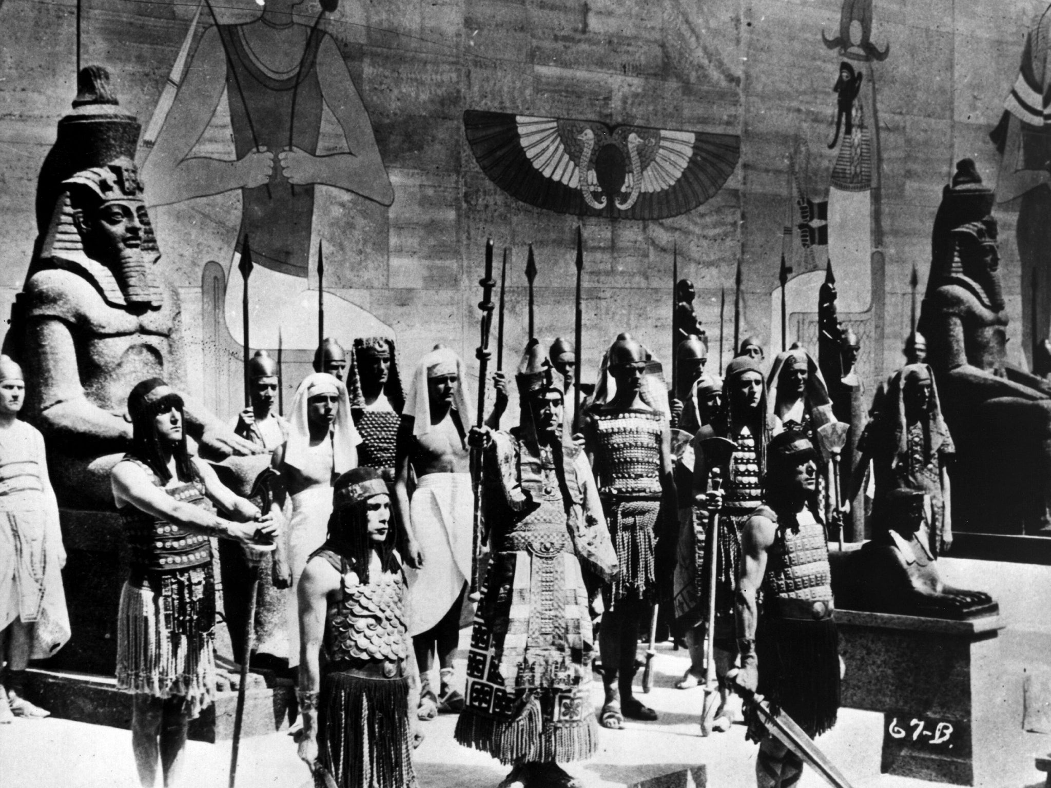 A scene from the 1956 epic 'The Ten Commandments'