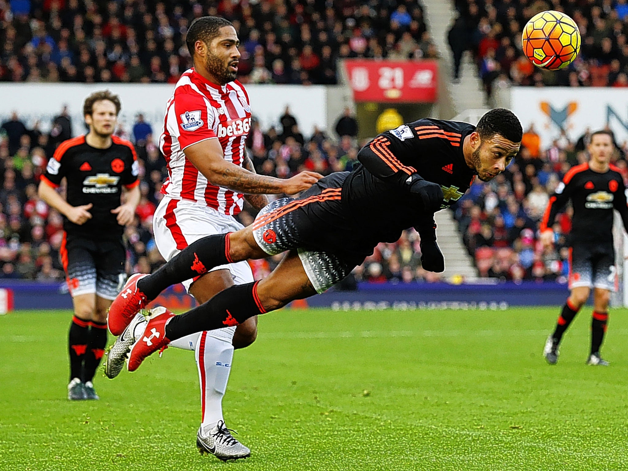 Memphis Depay’s header back to David De Gea falls short and leads to Stoke City’s opening goal against Manchester United