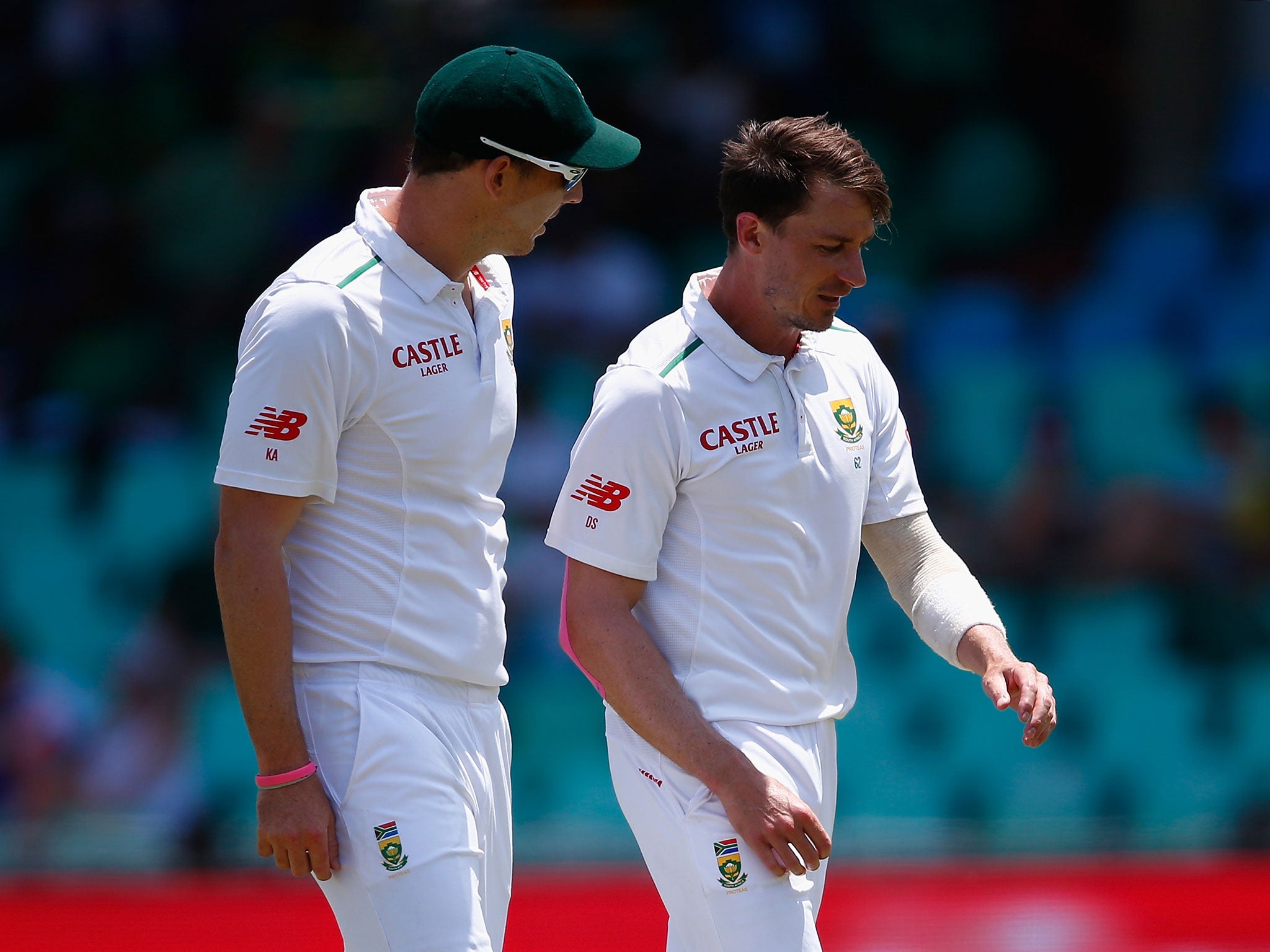 &#13;
South Africa's Dale Steyn (right) suffered the injury in the first Test with England&#13;