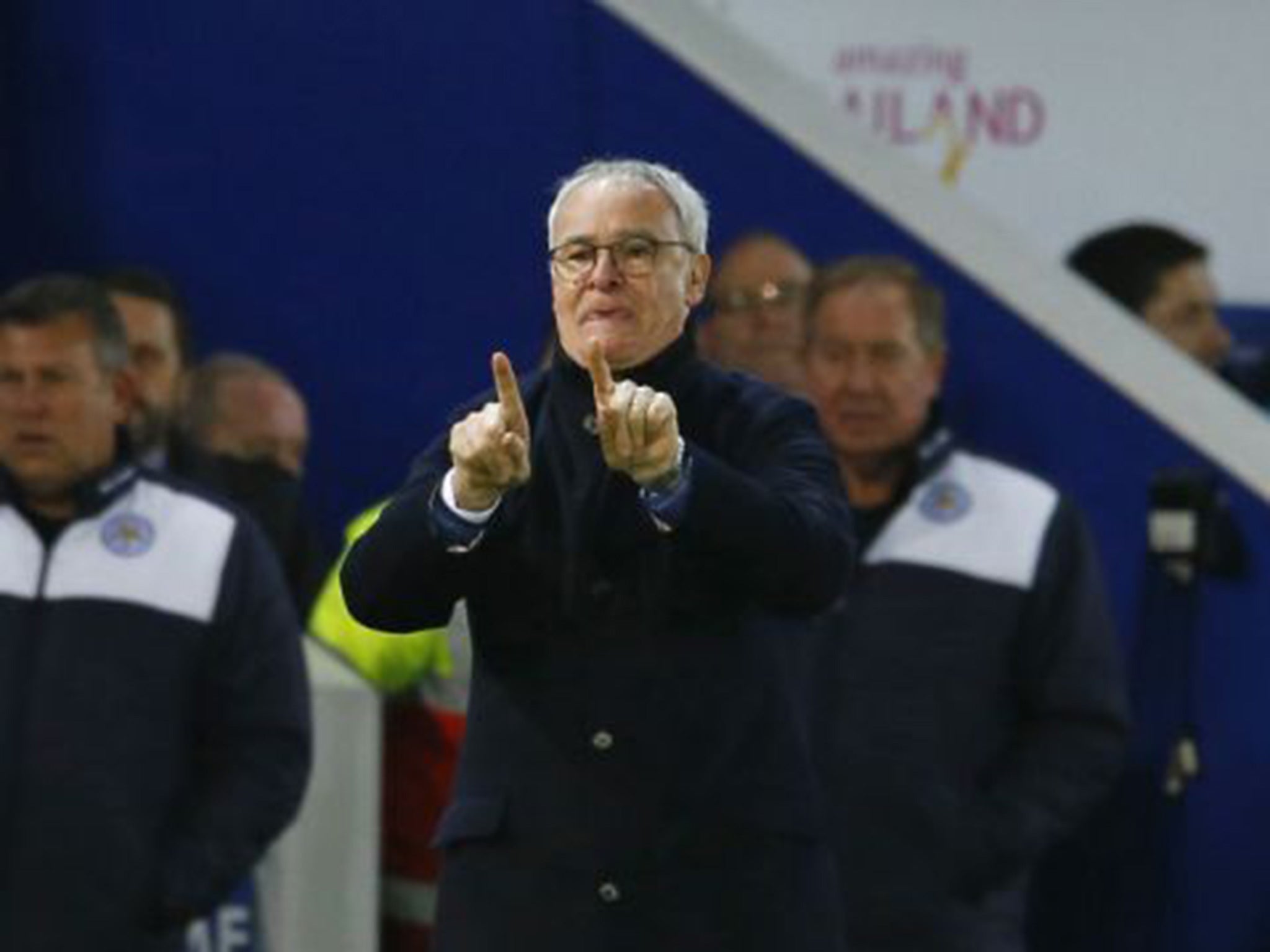 Leicester manager Claudio Ranieri gives instructions