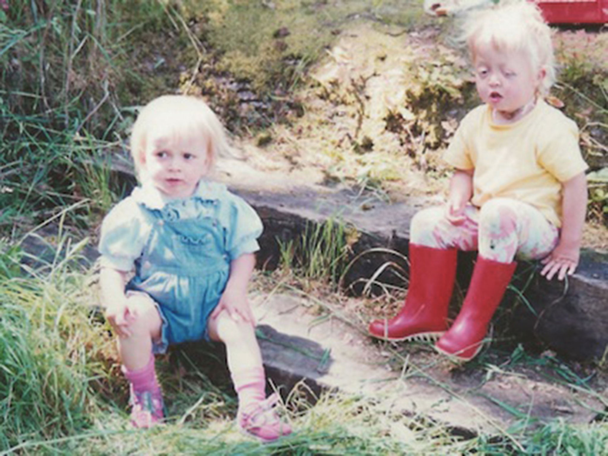 Lamorna Lindfield, left, with her sister as children