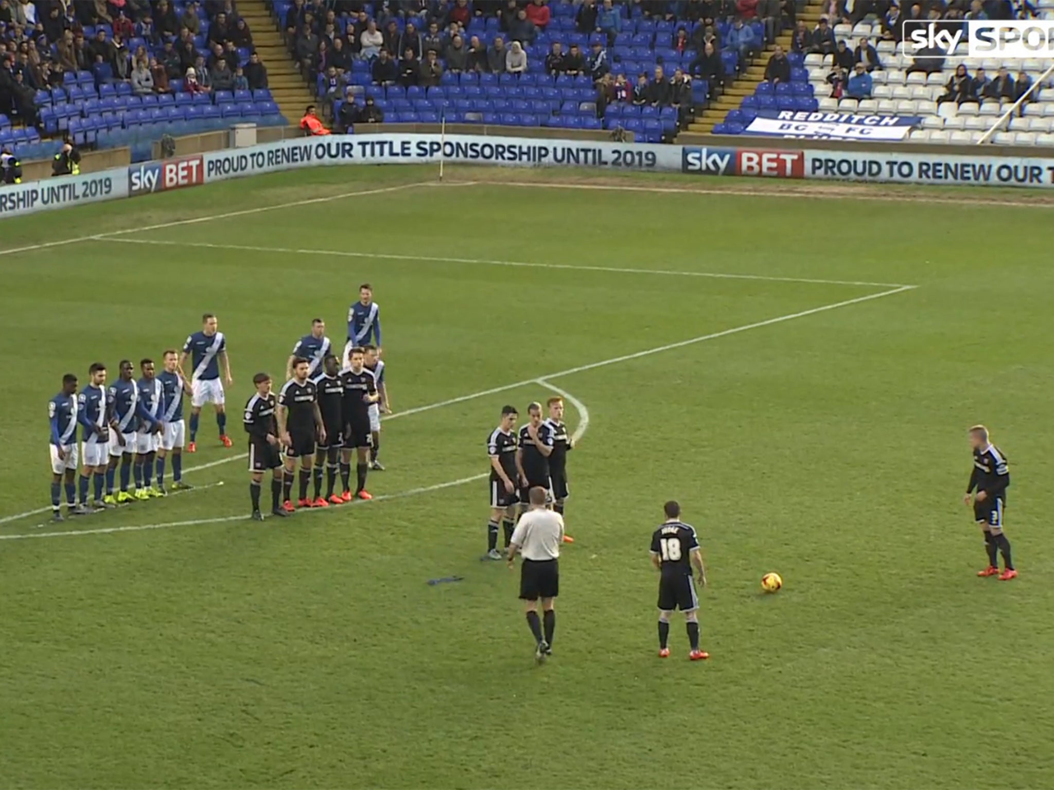 Brentford's unique free-kick routine