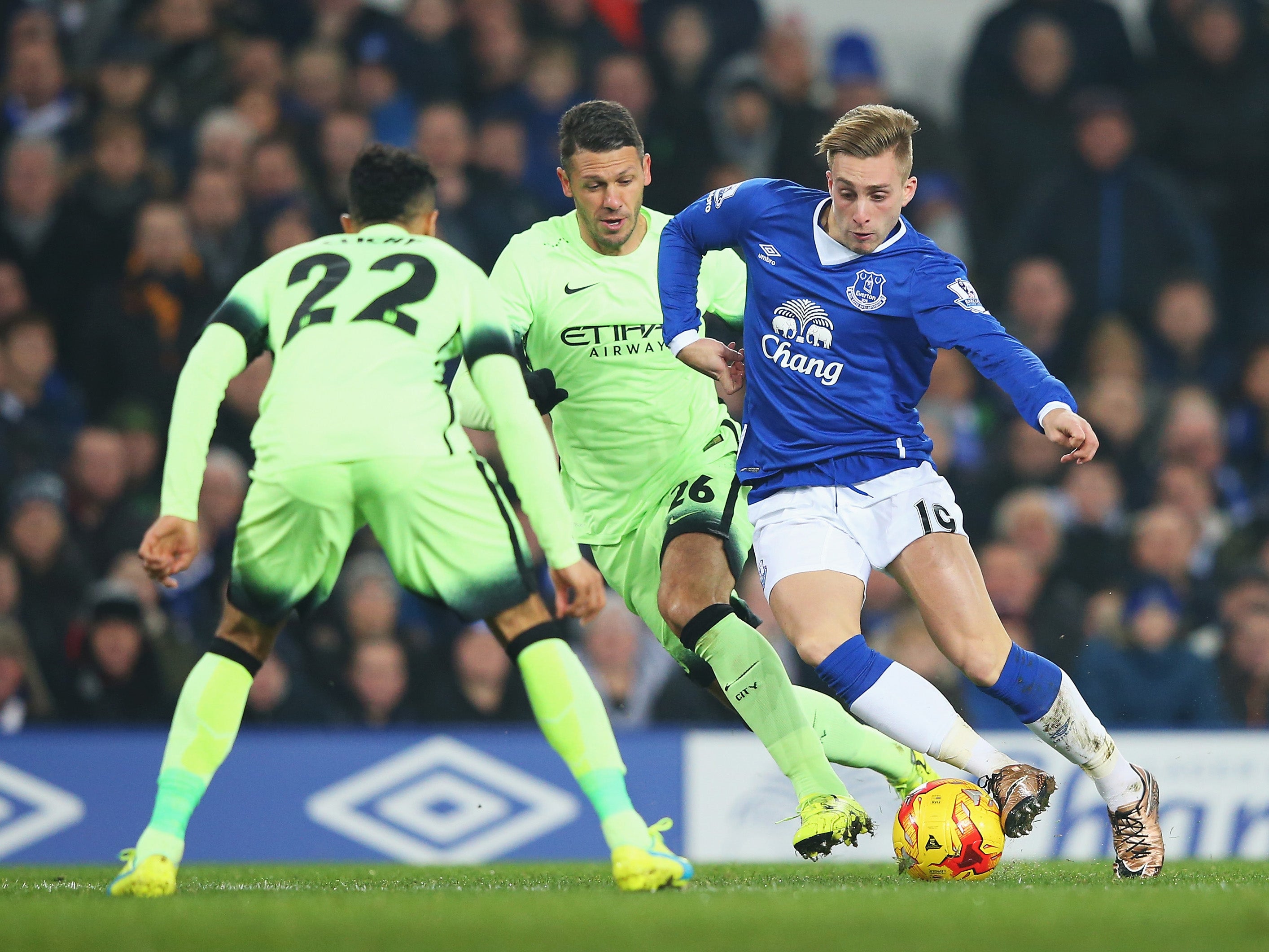 Deulofeu is not afraid to compare himself to Cristiano Ronaldo and would like to play more through the middle