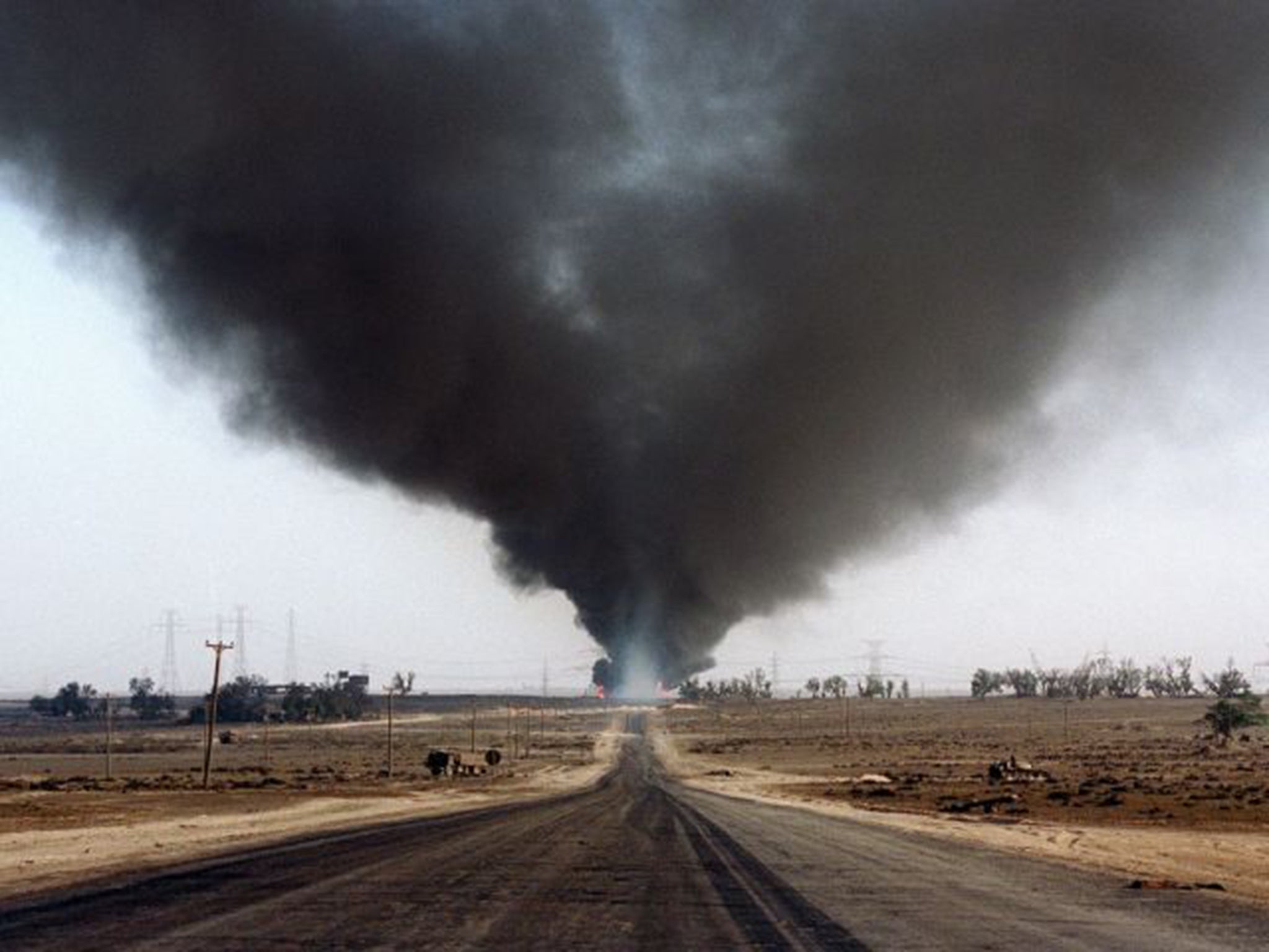 Al-Ahmadi oilfield, Kuwait, set alight by Iraqi troops in 1991