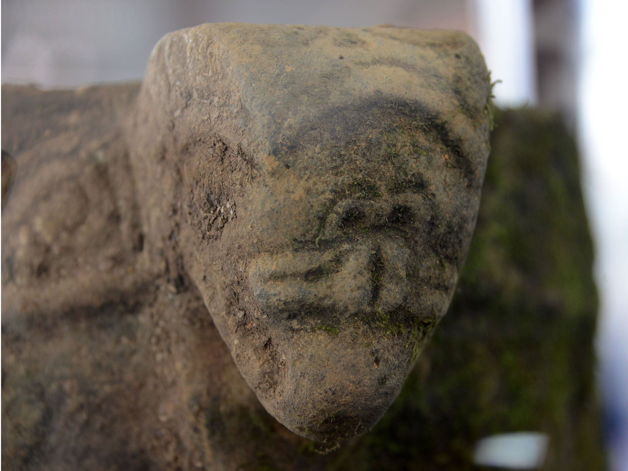 An archaeological piece found in the Kaha Kamasa (White City, in Misquito language) archaeological site, on display at El Aguacate air base, department of Olancho, al northeast of Tegucigalpa