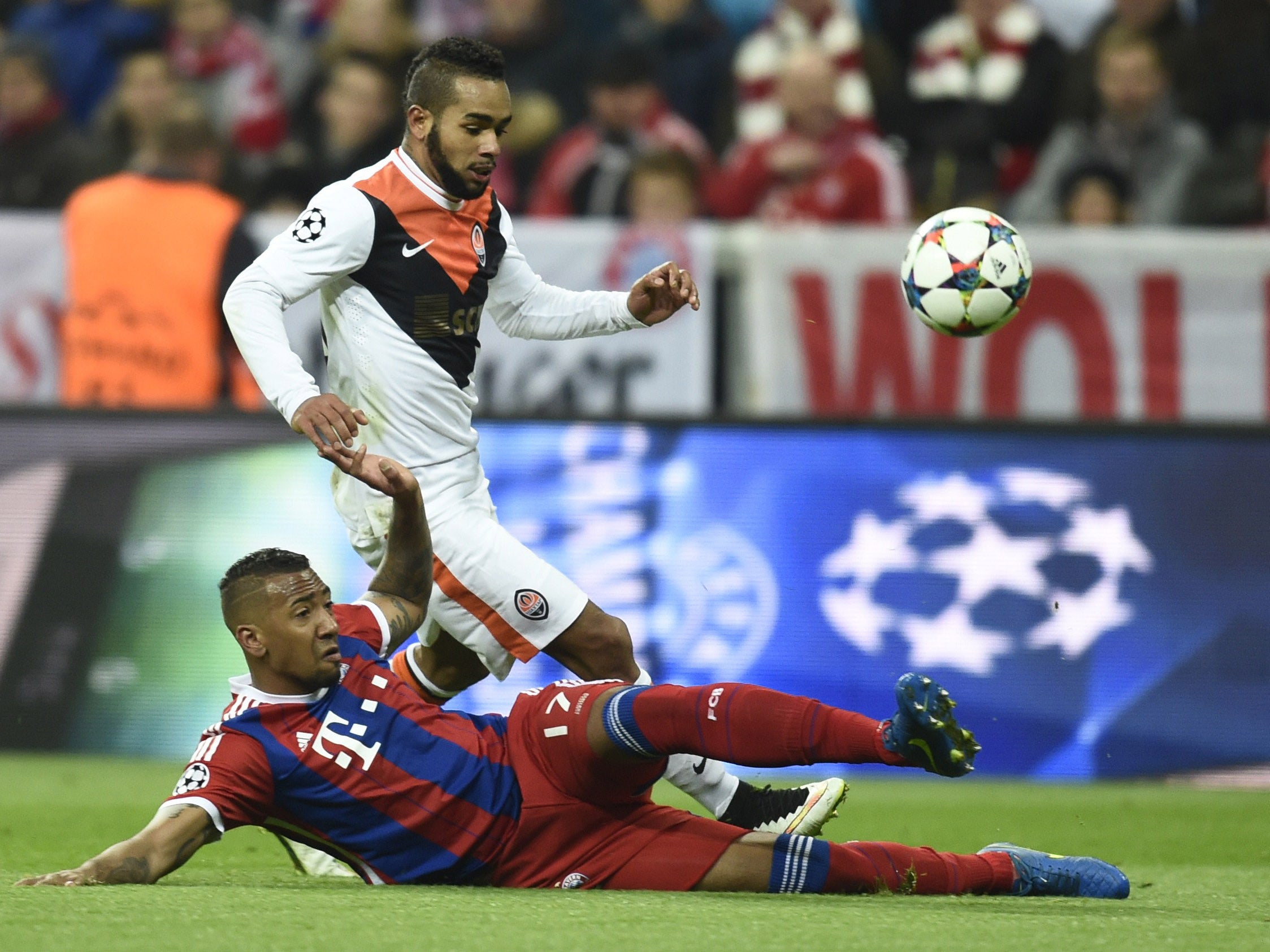 Liverpool and Chelsea target Alex Teixeira