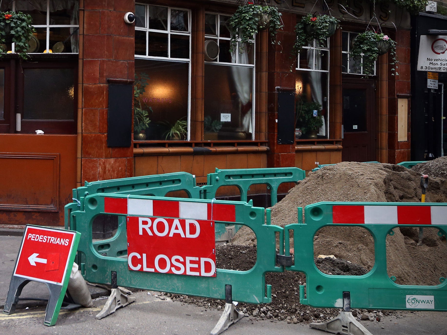 Penalties could also be handed out to those who leave temporary traffic lights in place after work had been finished