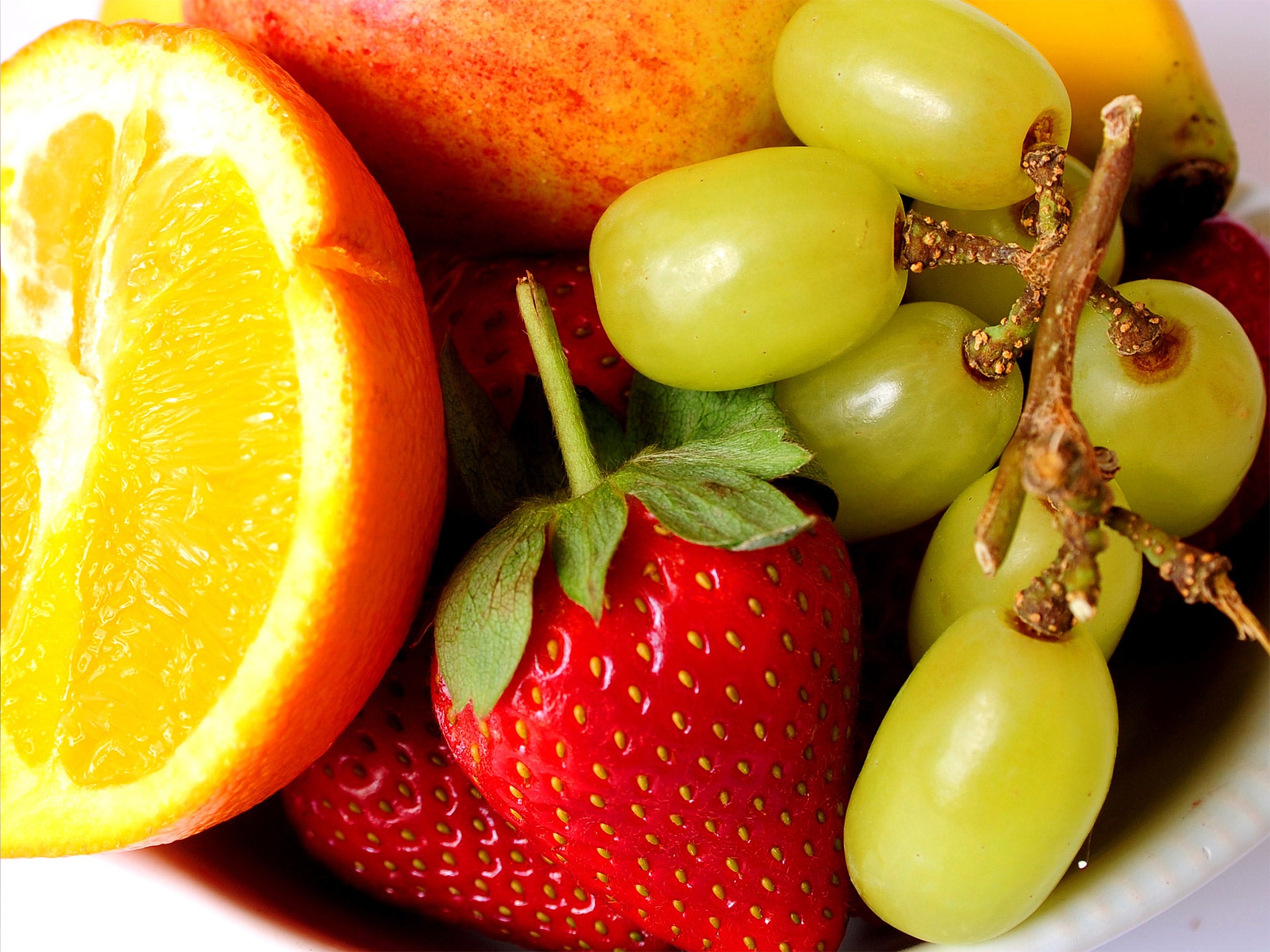 Fruit and vegetables with high levels of flavonoids could help people maintain a healthy weight