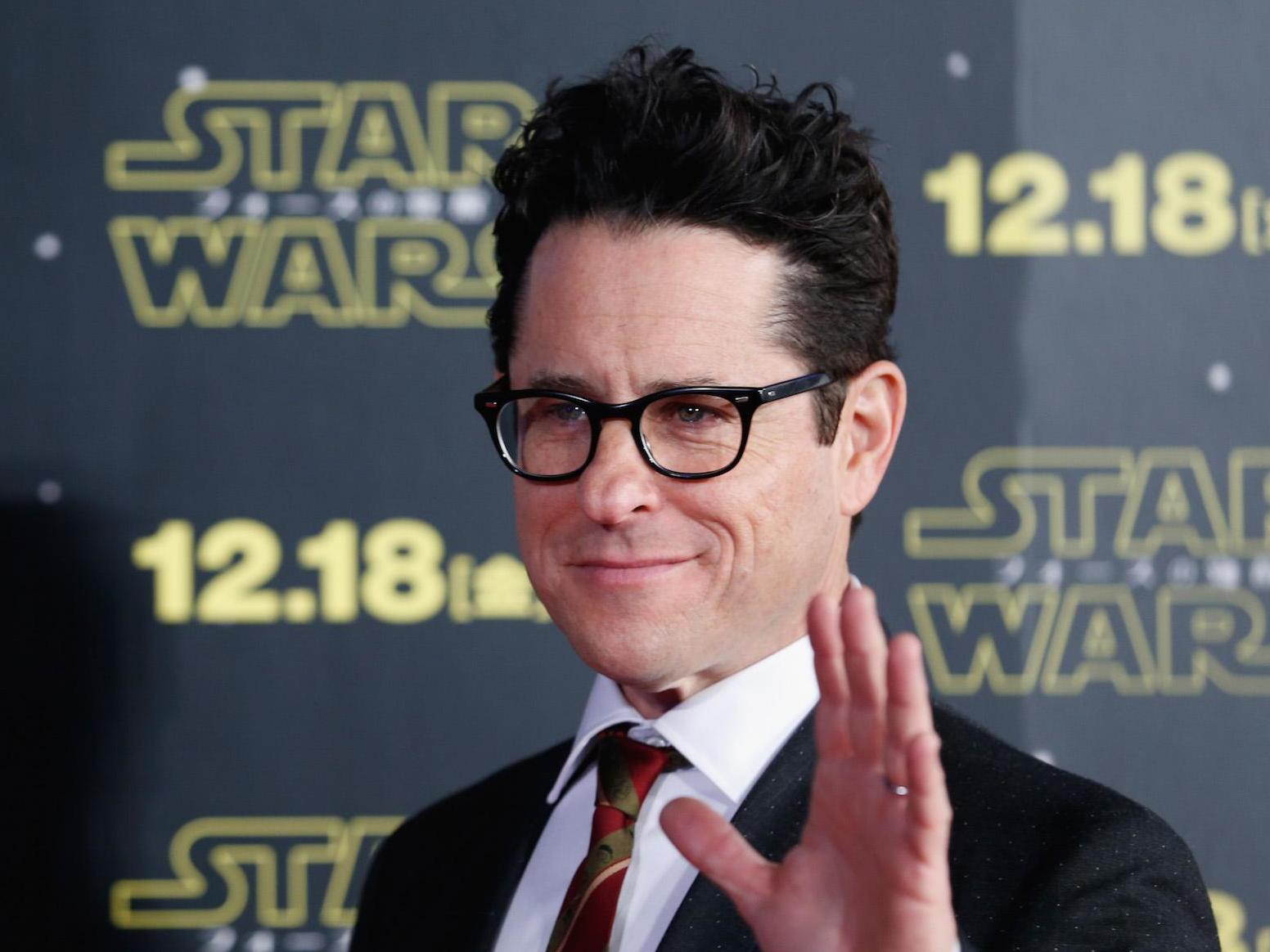 JJ Abrams backs Hillary Clinton for president.