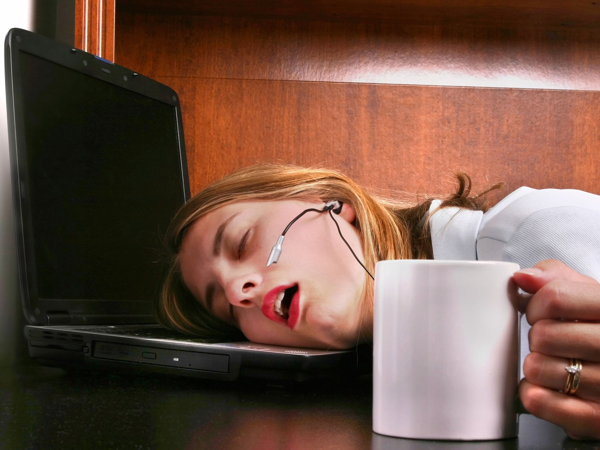 British adults struggle to balance busy lifestyles with sleep