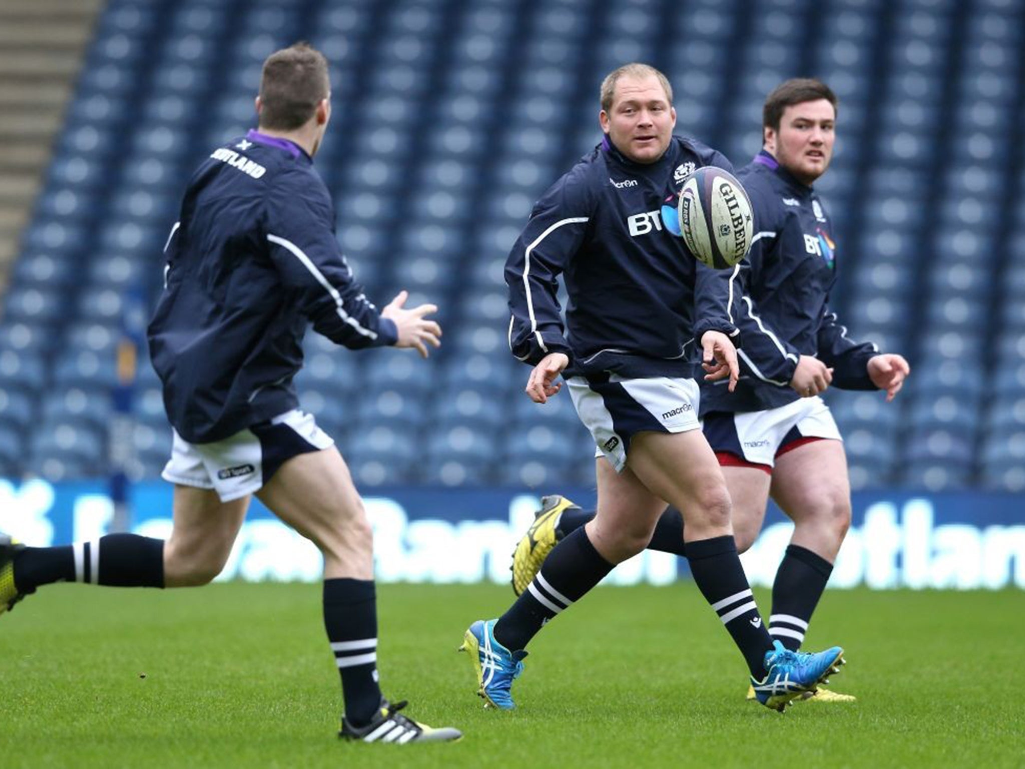 WP Nel (centre) during the captain’s run at Murrayfield