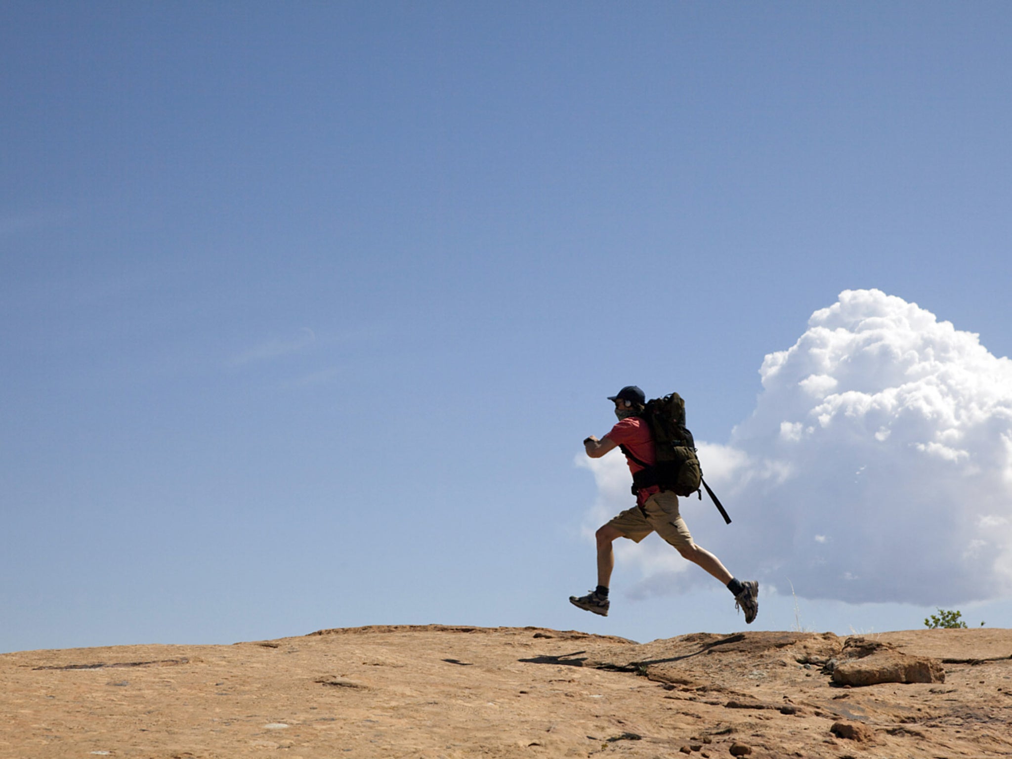 '127 Hours' tells the story of a mountaineer who has to cut his own arm off with a penknife to survive