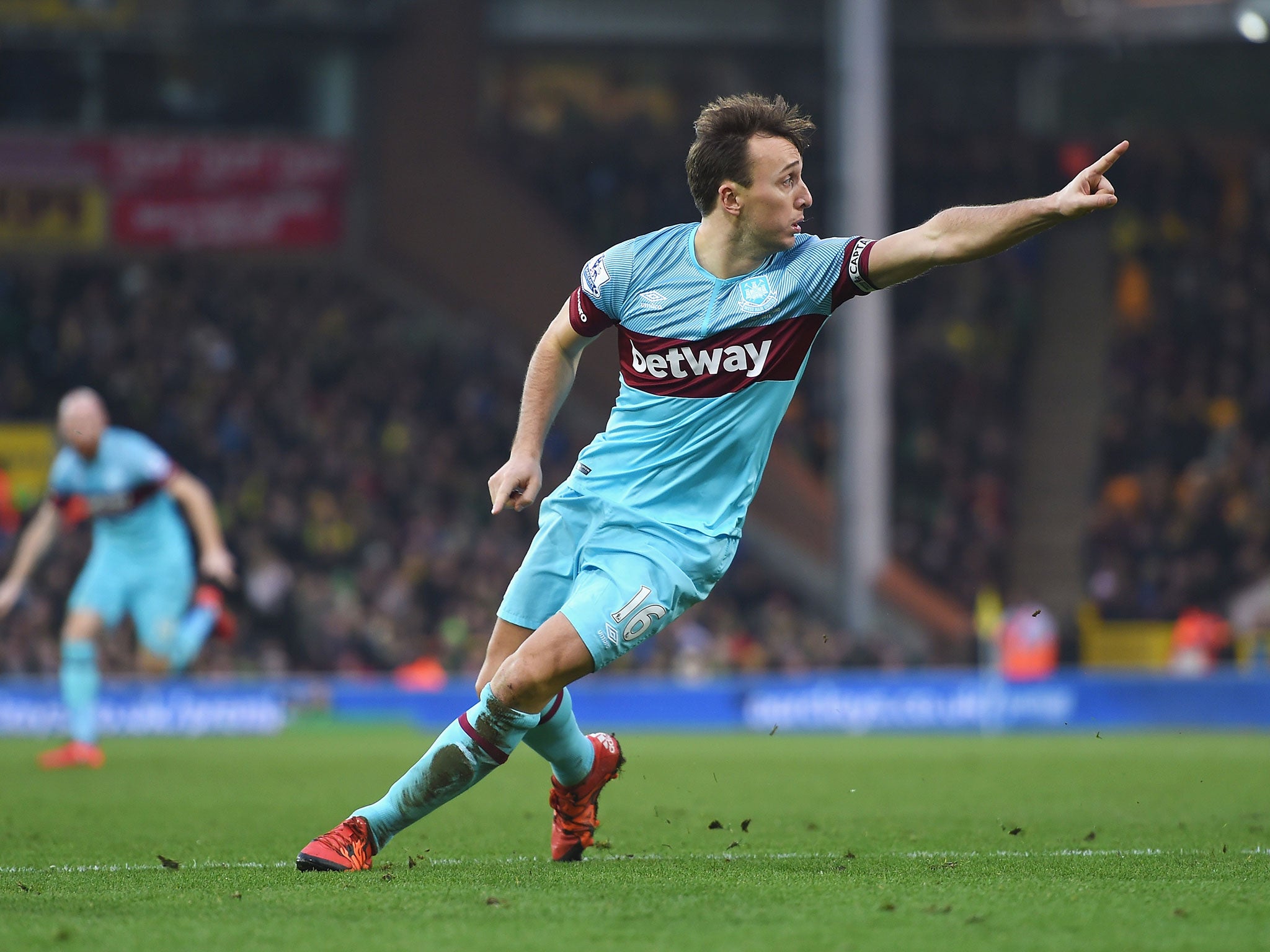 Mark Noble celebrates his equaliser for West Ham