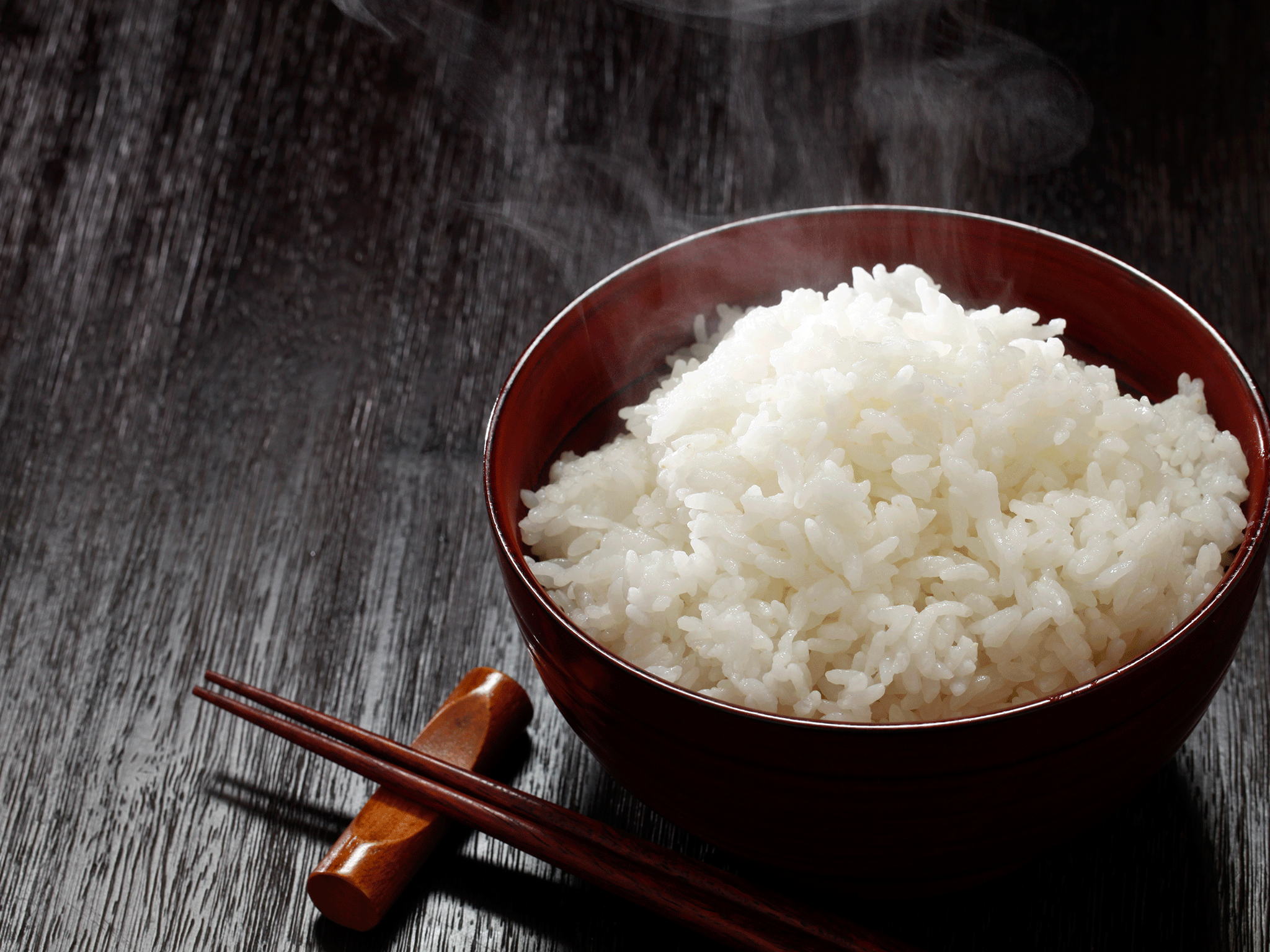 The bacteria which can grow readily on rice does not always die on re-heating