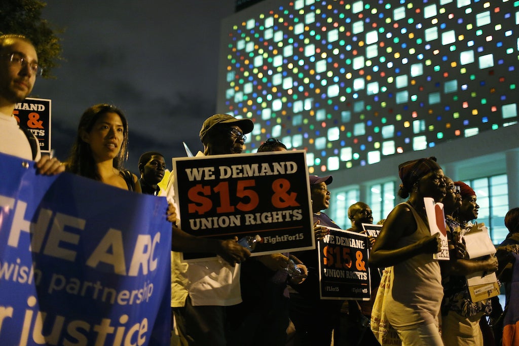 People in Alabama protest in favour of a higher minimum wage