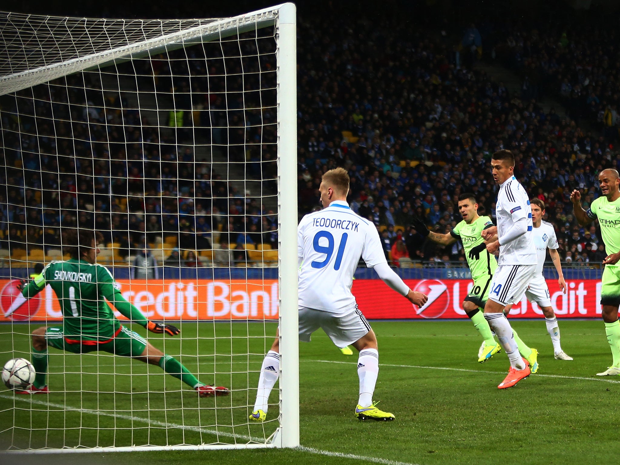 Sergio Aguero puts Manchester City ahead against Dynamo Kiev