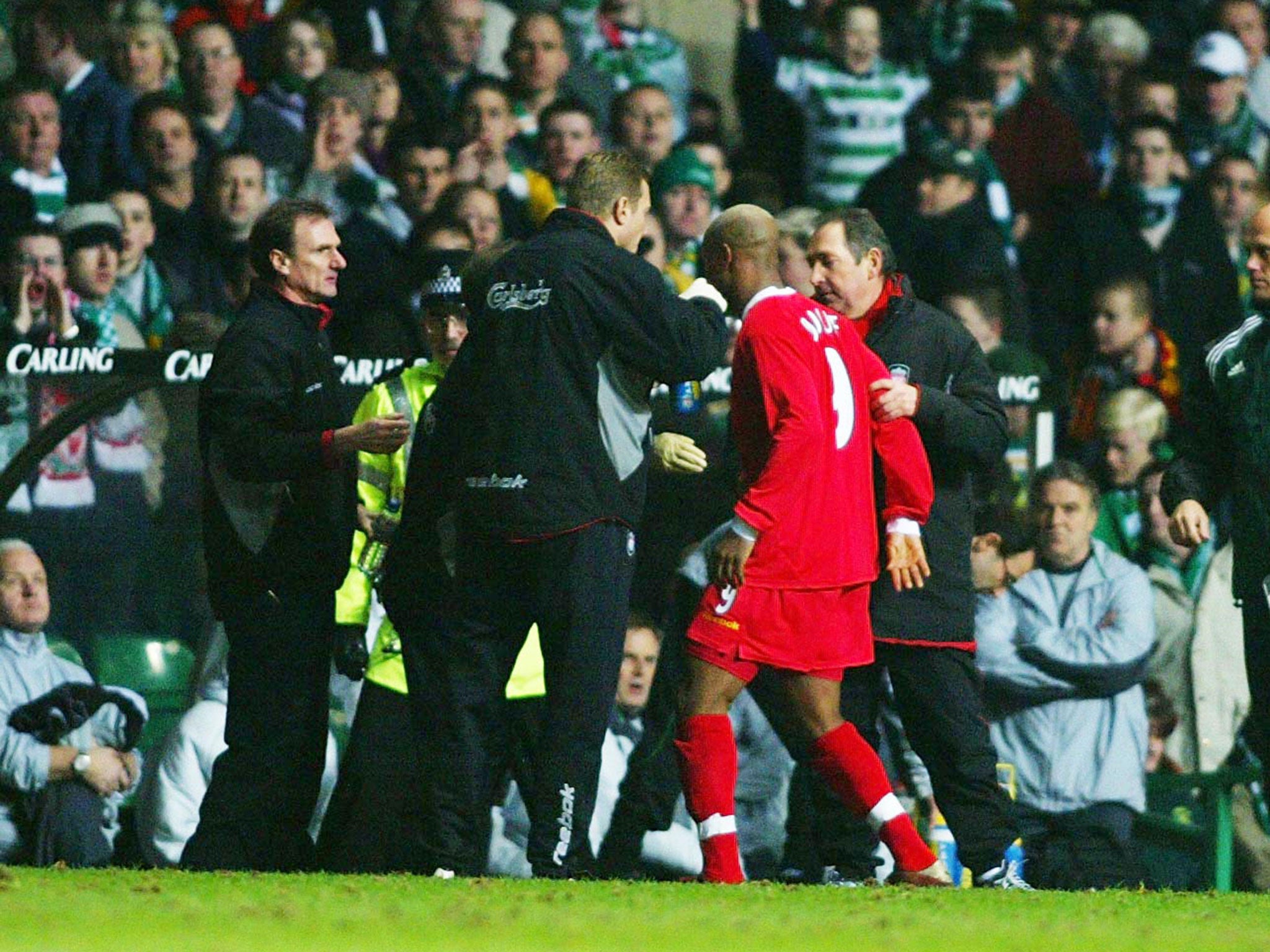 El Hadji Diouf confronts Celtic fans in 2003